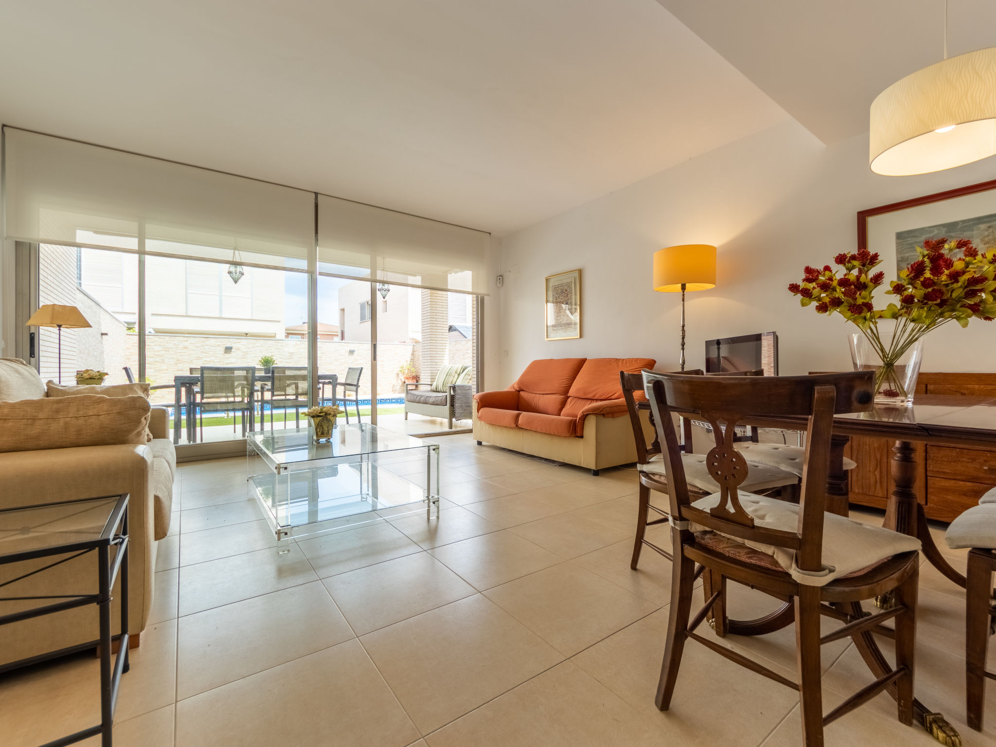 Modernes Ferienhaus für 4 Personen + Pool