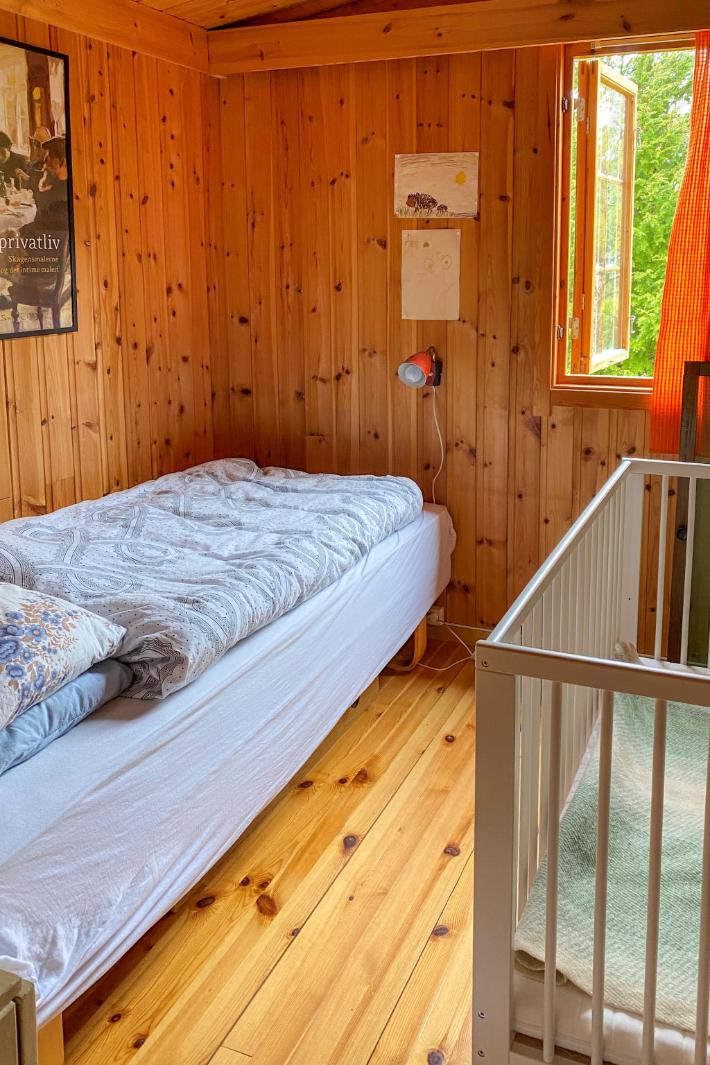 Logement de vacances en bois avec vue sur la mer à Jondal