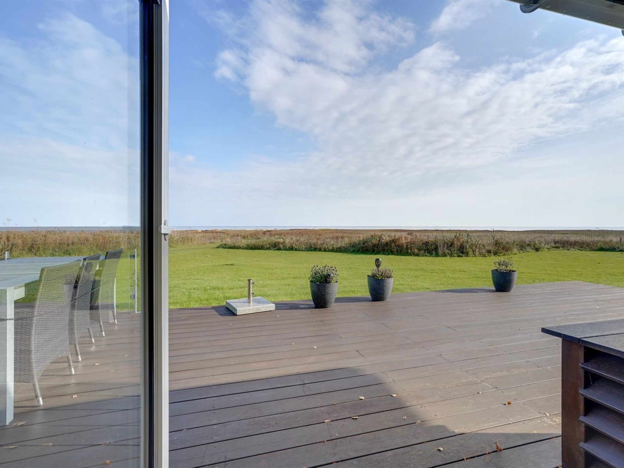 Abgelegenes Ferienhaus mit Blick auf das Meer