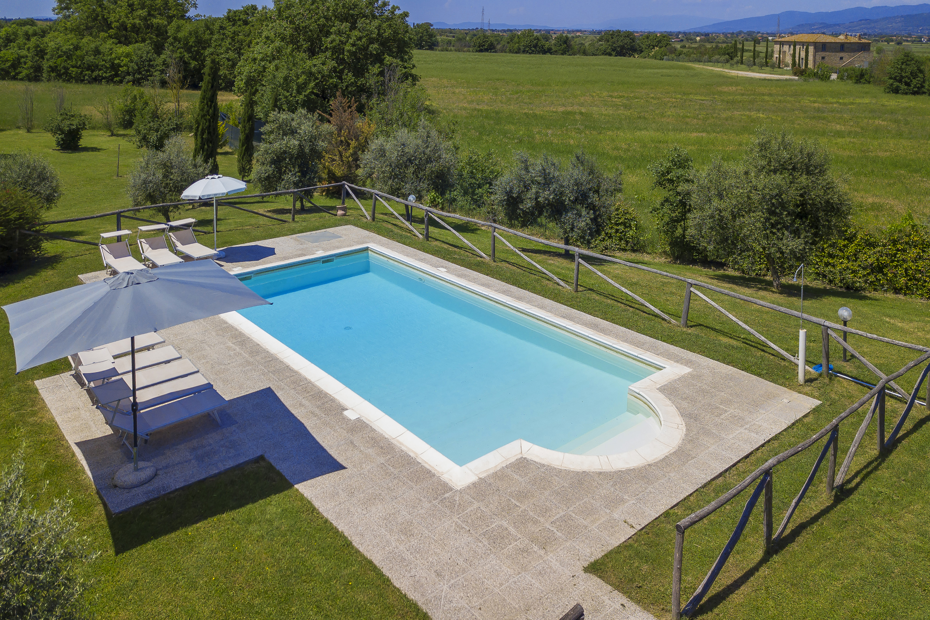 Villa de vacances avec piscine à la campagne