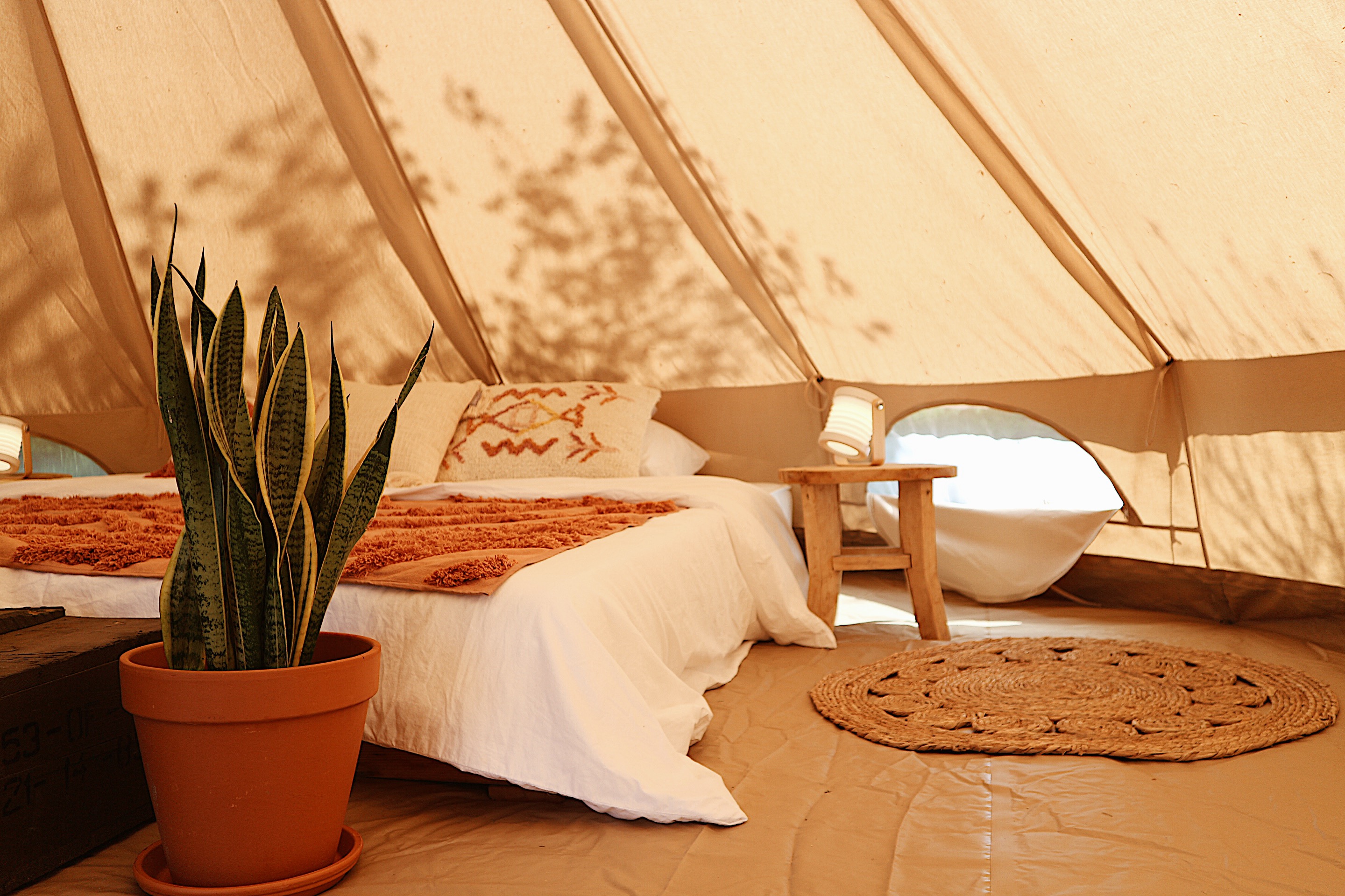 Luxe Glamping tent met verwarmde bedden (FRL)