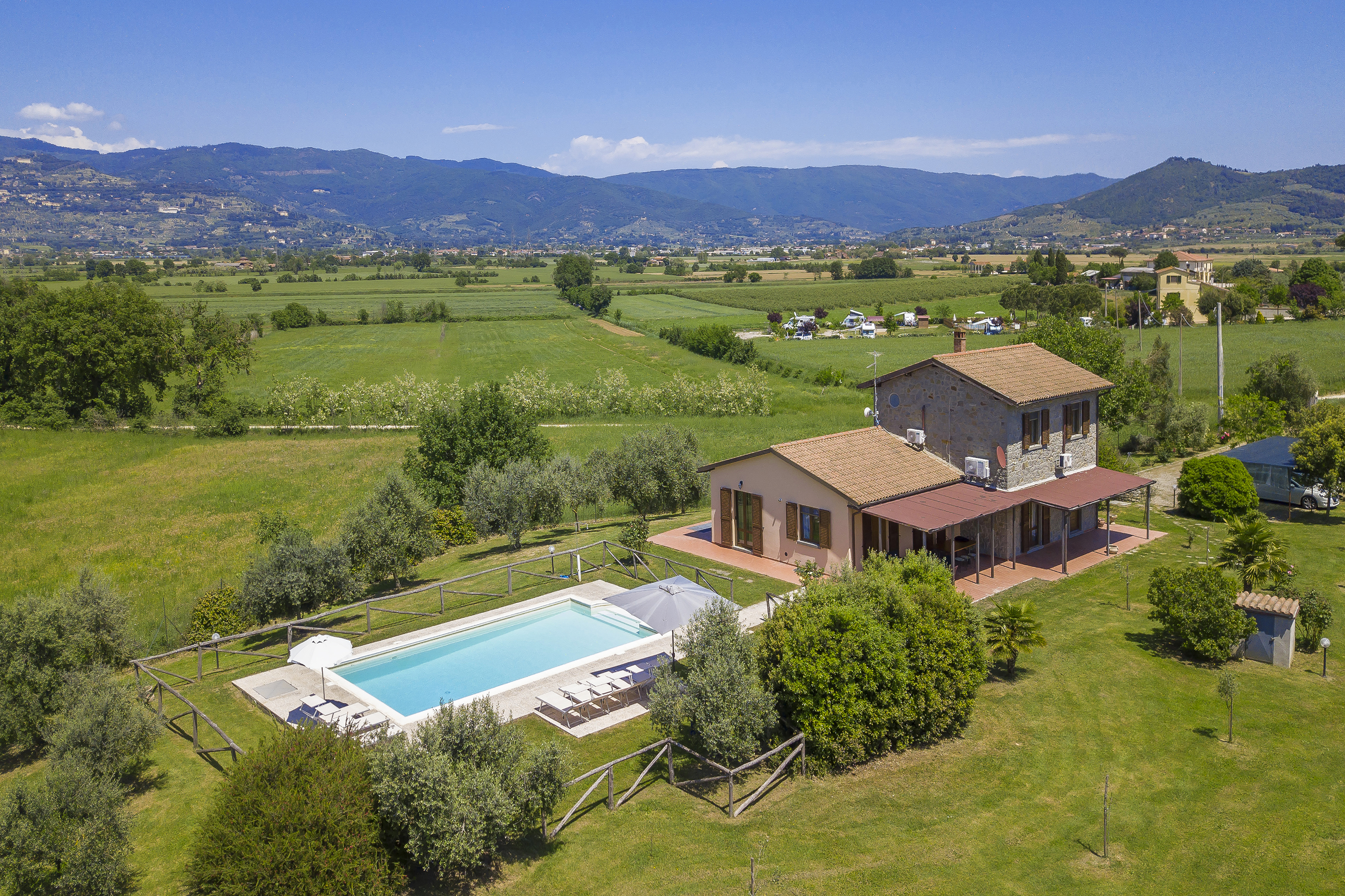 Villa de vacances avec piscine à la campagne