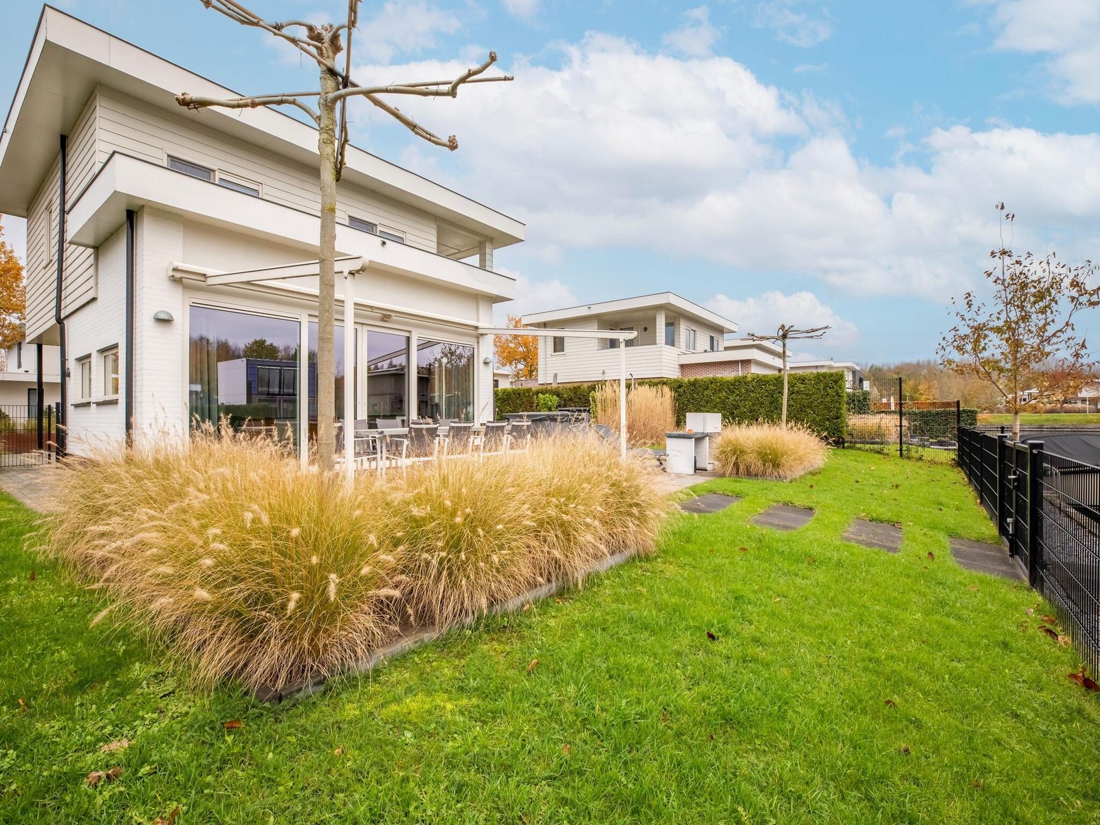 Villa de bien-être moderne et respectueuse des animaux