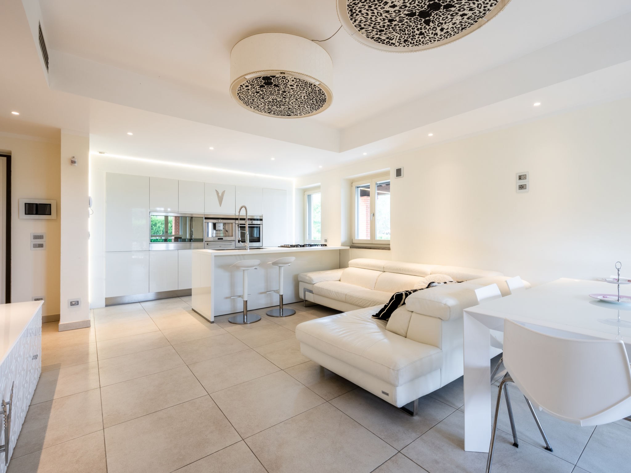 Modernes Ferienhaus mit Schwimmbad (11p)