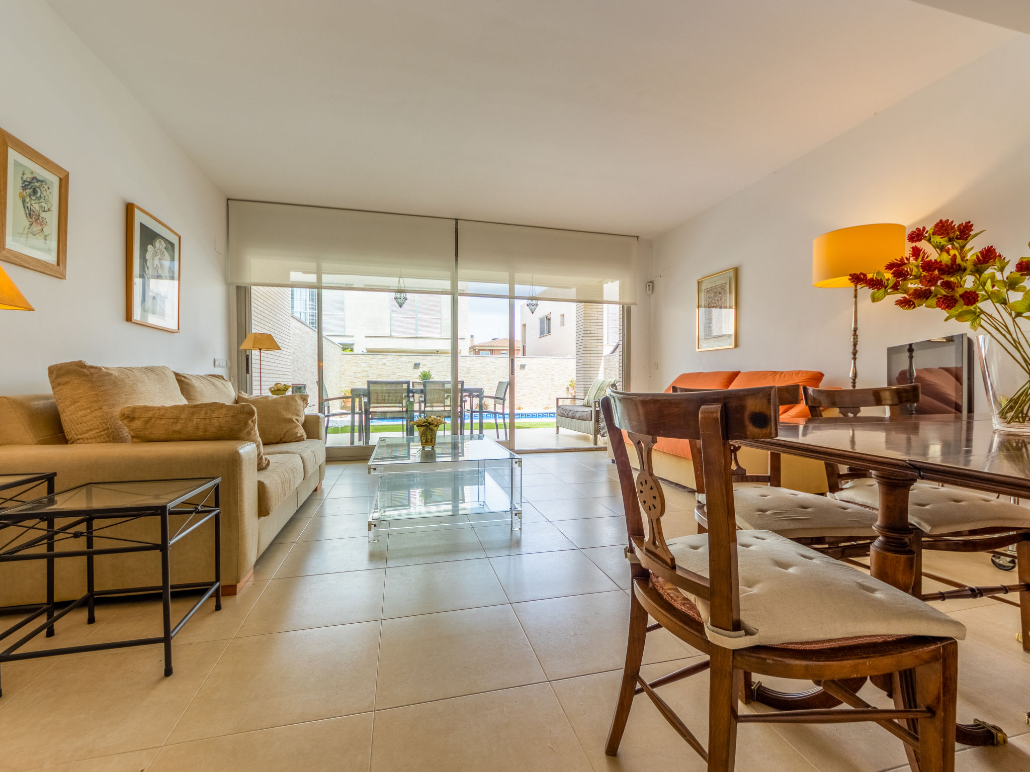 Modernes Ferienhaus für 4 Personen + Pool