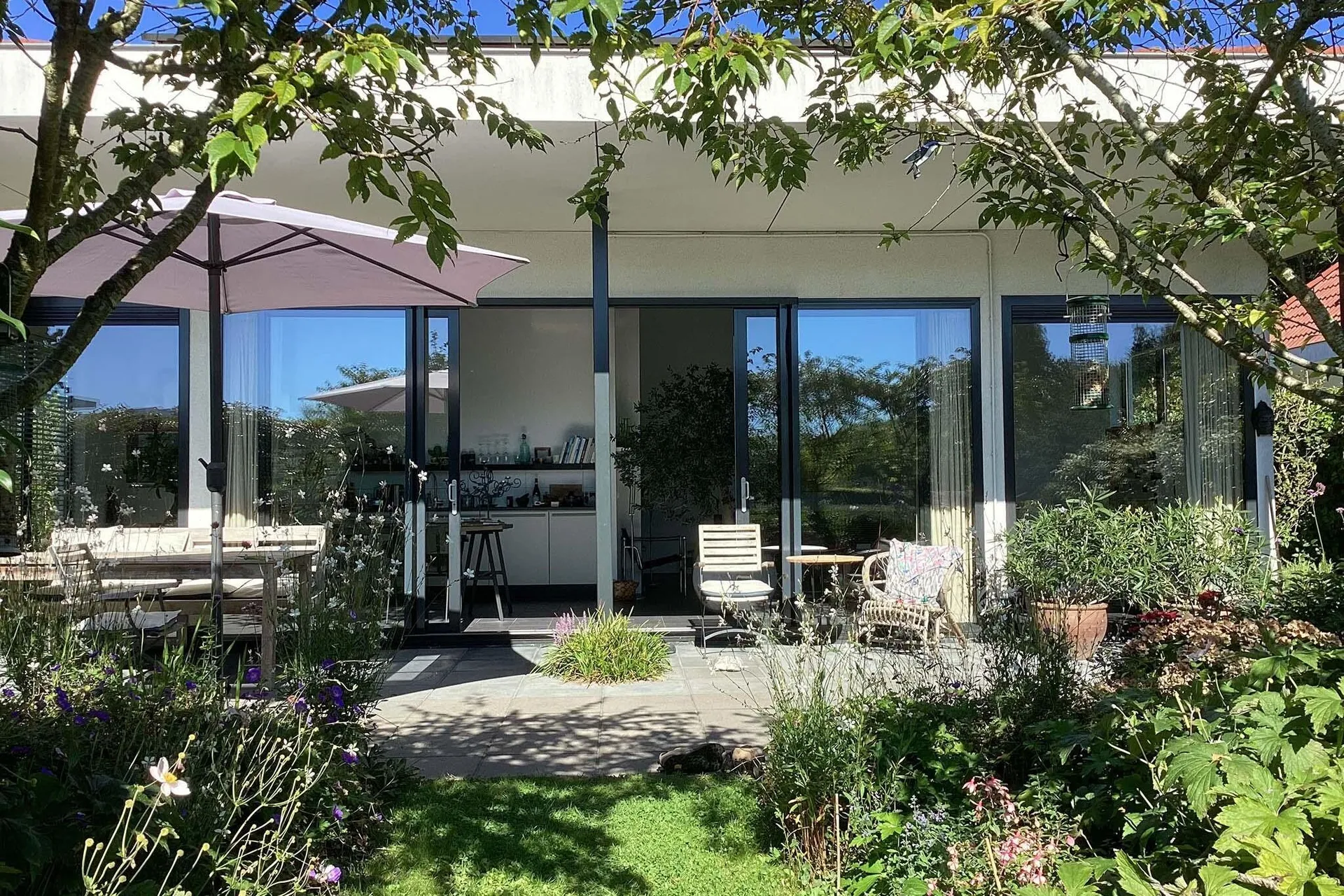 Maison de vacances confortable au bord de l'eau