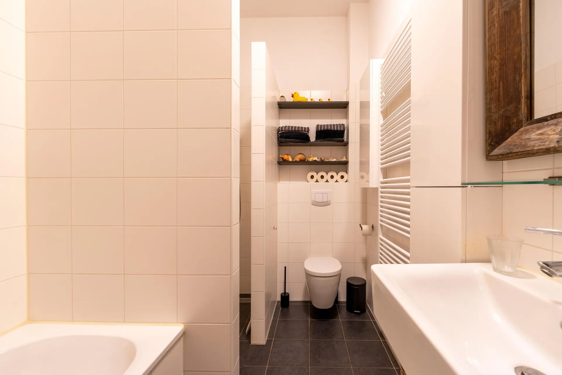 Maison de vacances confortable au bord de l'eau
