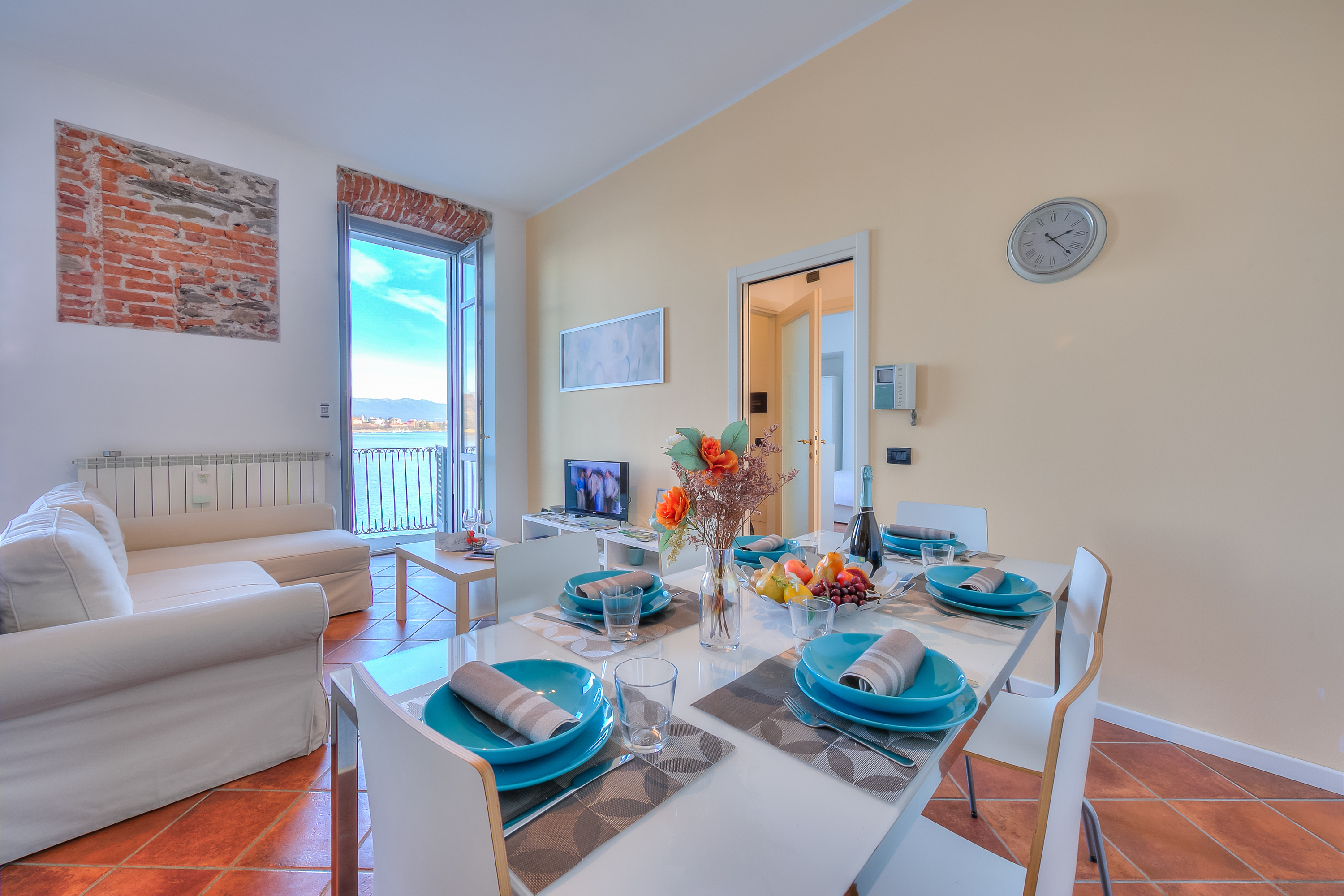 Bel appartement avec vue sur le lac