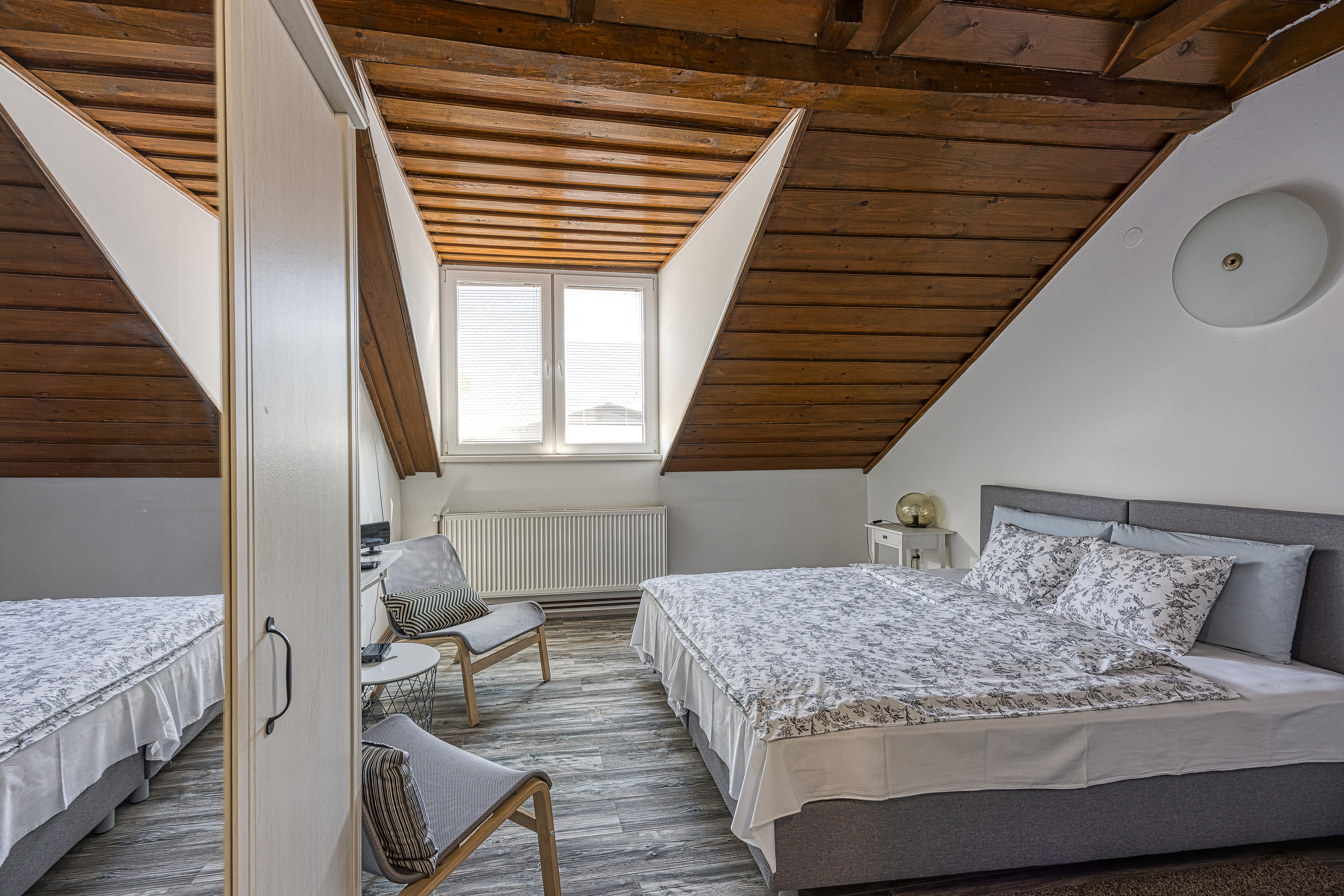 Grand logement de vacances avec sauna et bain à remous privés