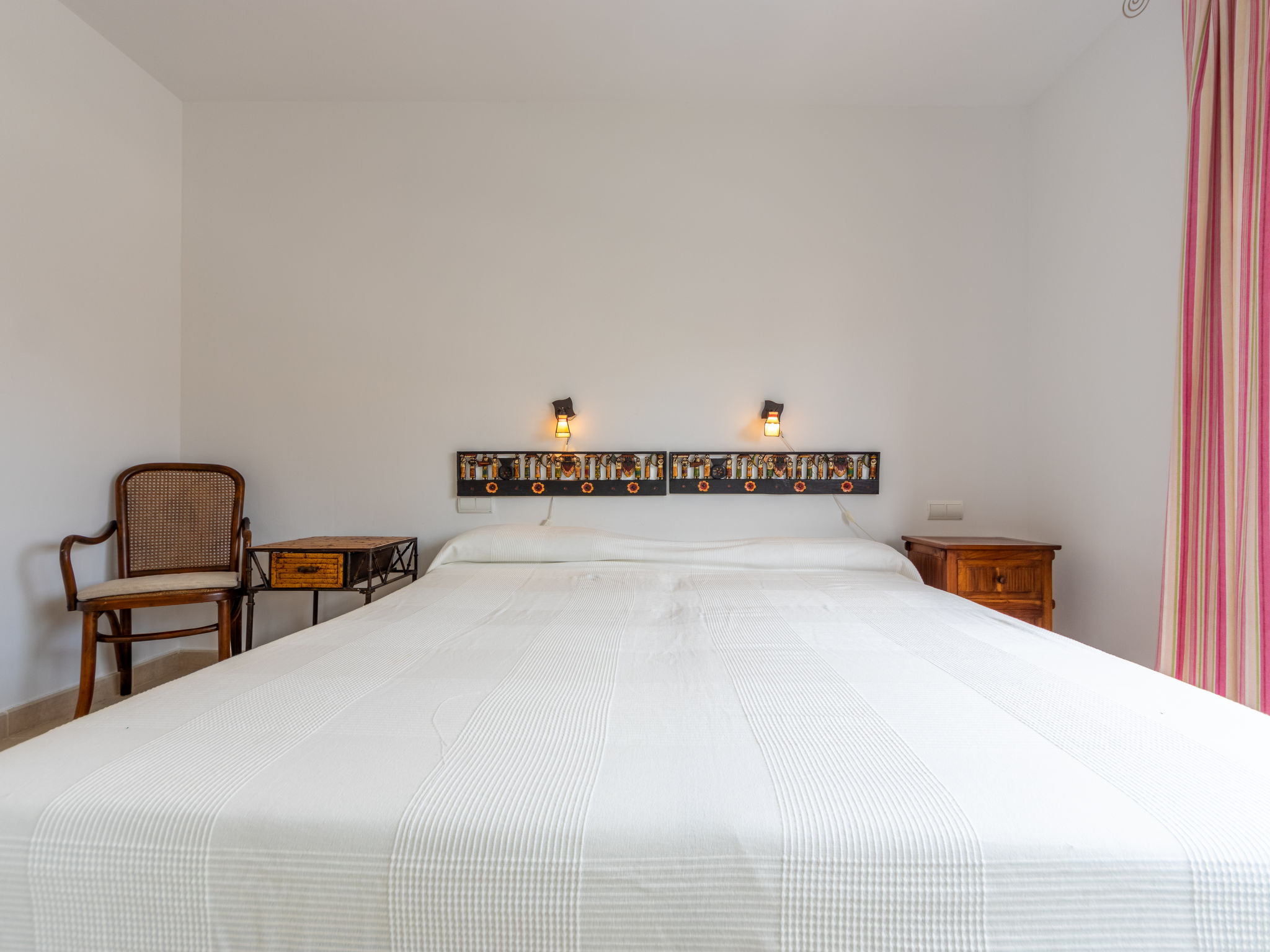 Modernes Ferienhaus für 4 Personen + Pool