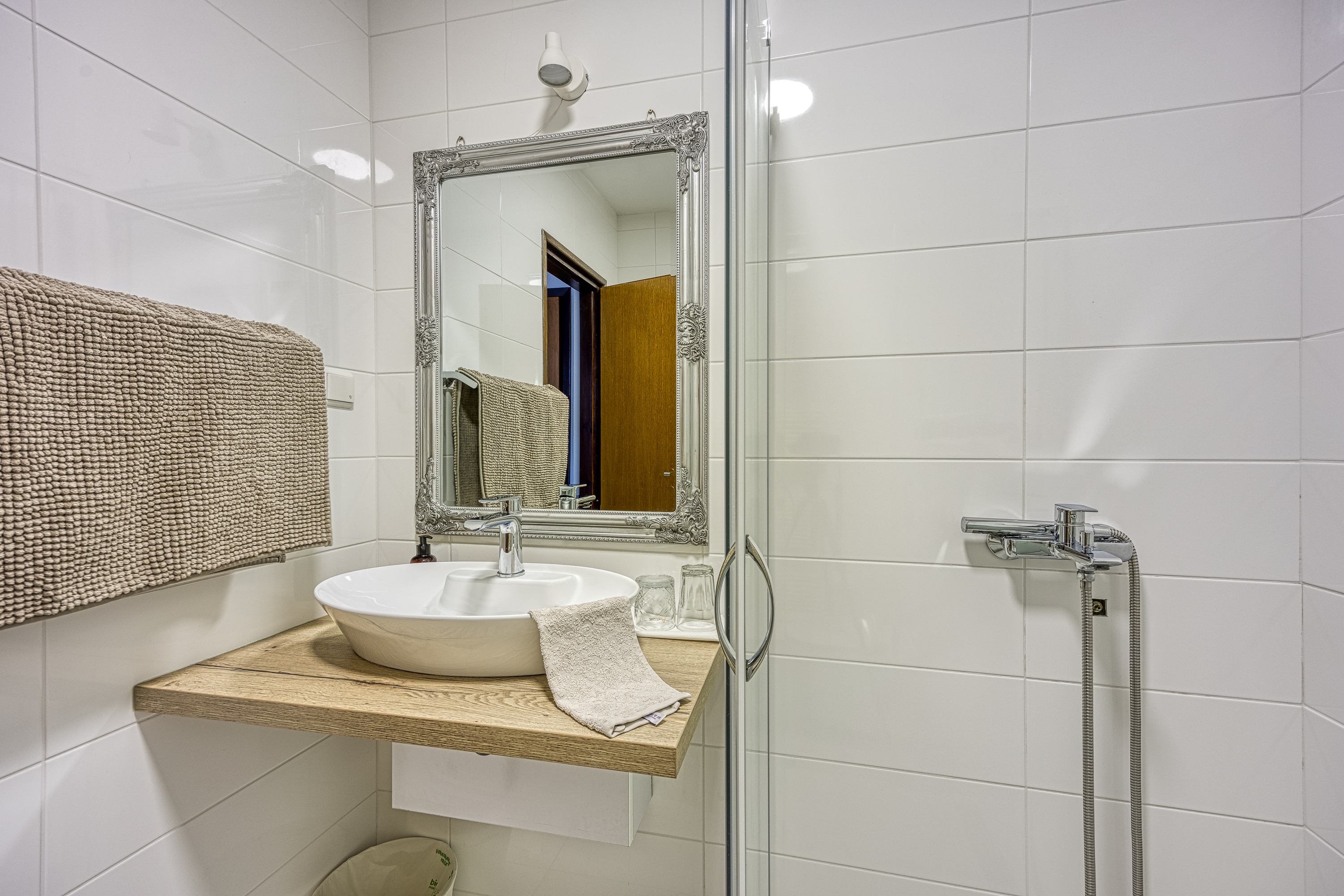 Grand logement de vacances avec sauna et bain à remous privés