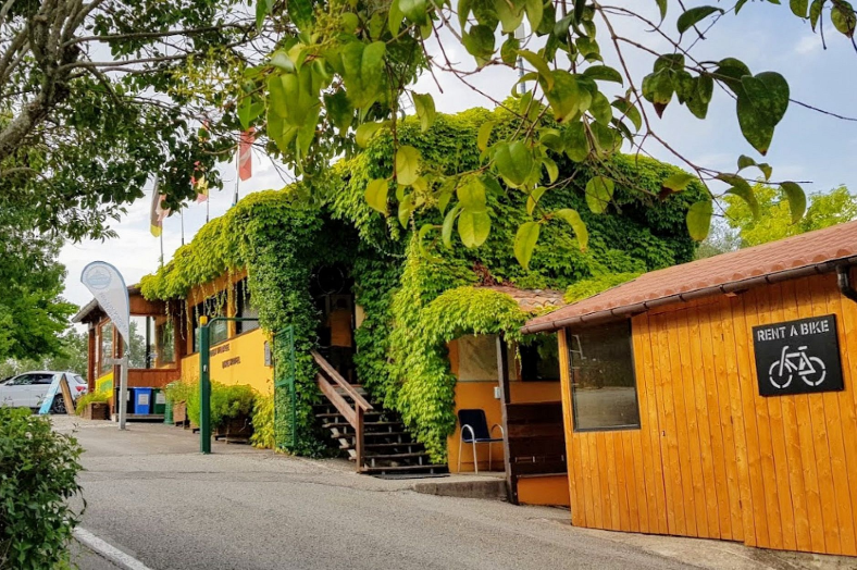 5-person glamping tent in San Marino