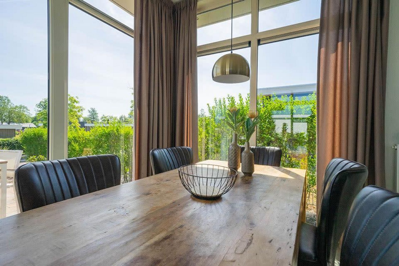 Modern design vacation home for 6 people