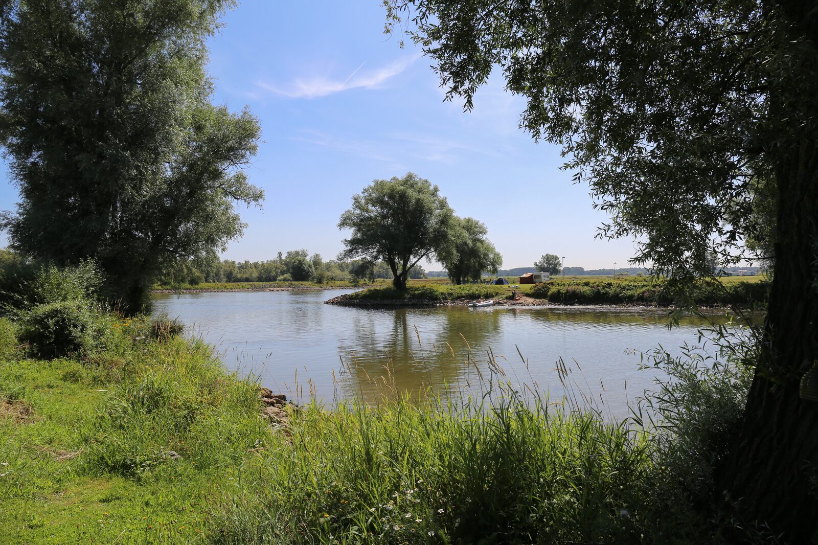 Vakantiehuisje aan het water (4p)