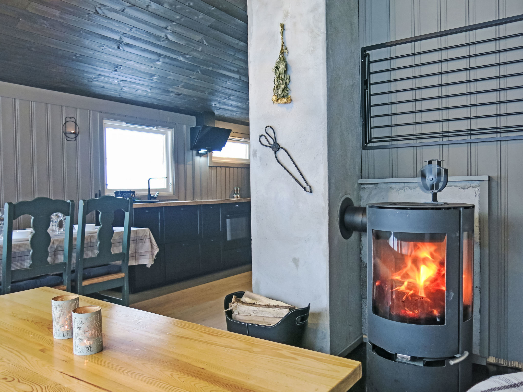 Green holiday home in the mountains in Ljosland