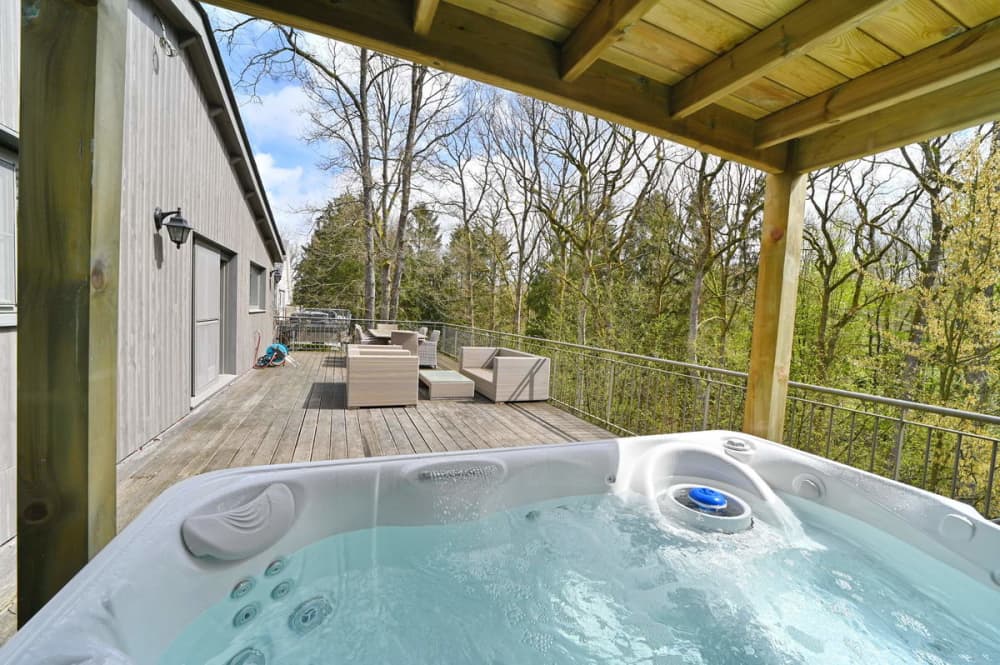 Gruppenunterkunft mit Jacuzzi in den Ardennen