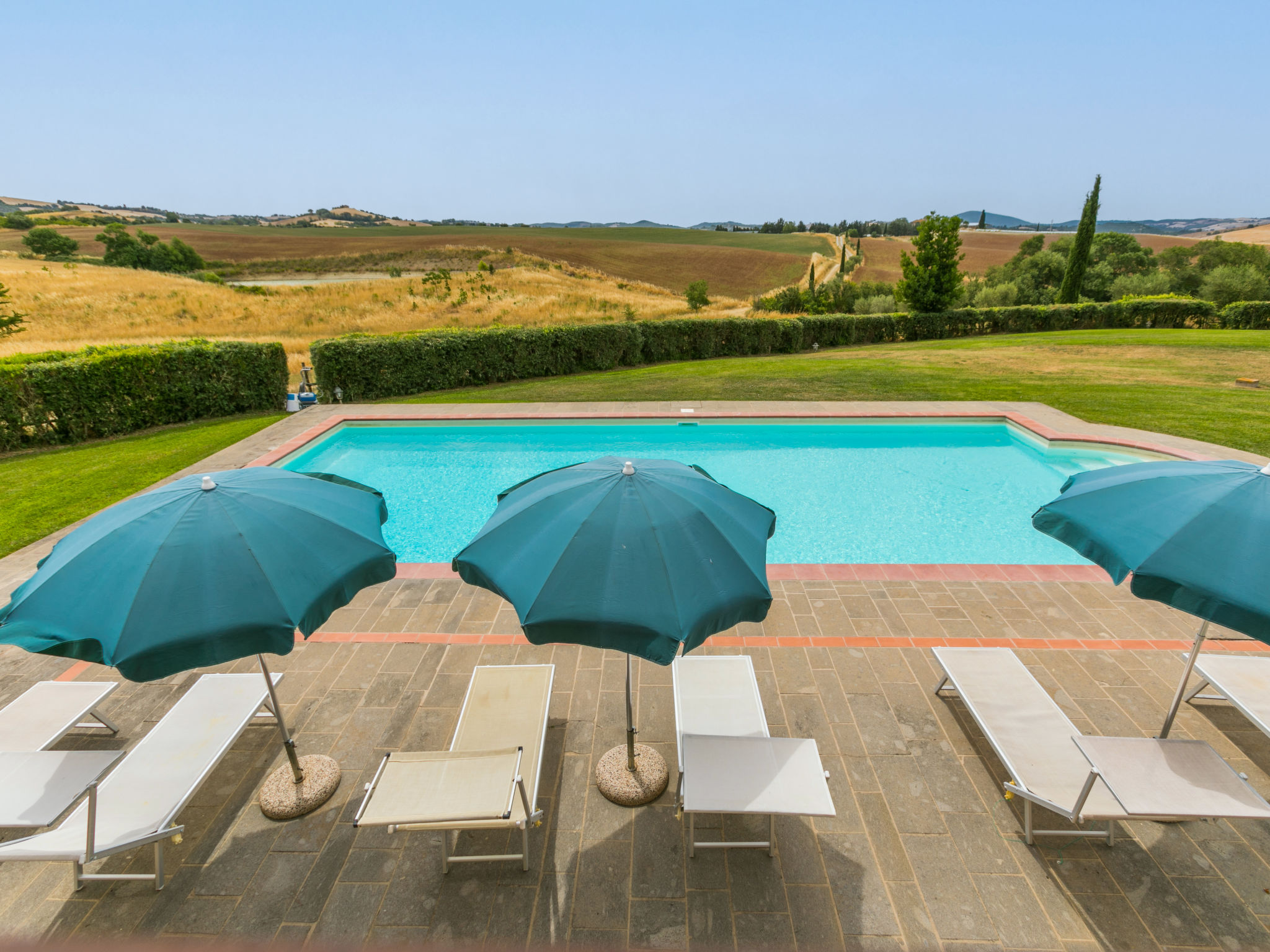 Villa met open haard en tuin