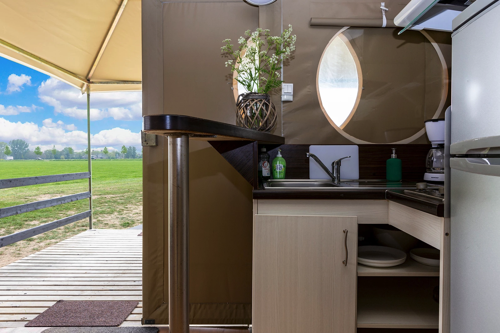 Luxe glamping lodge (4p) op boerencamping