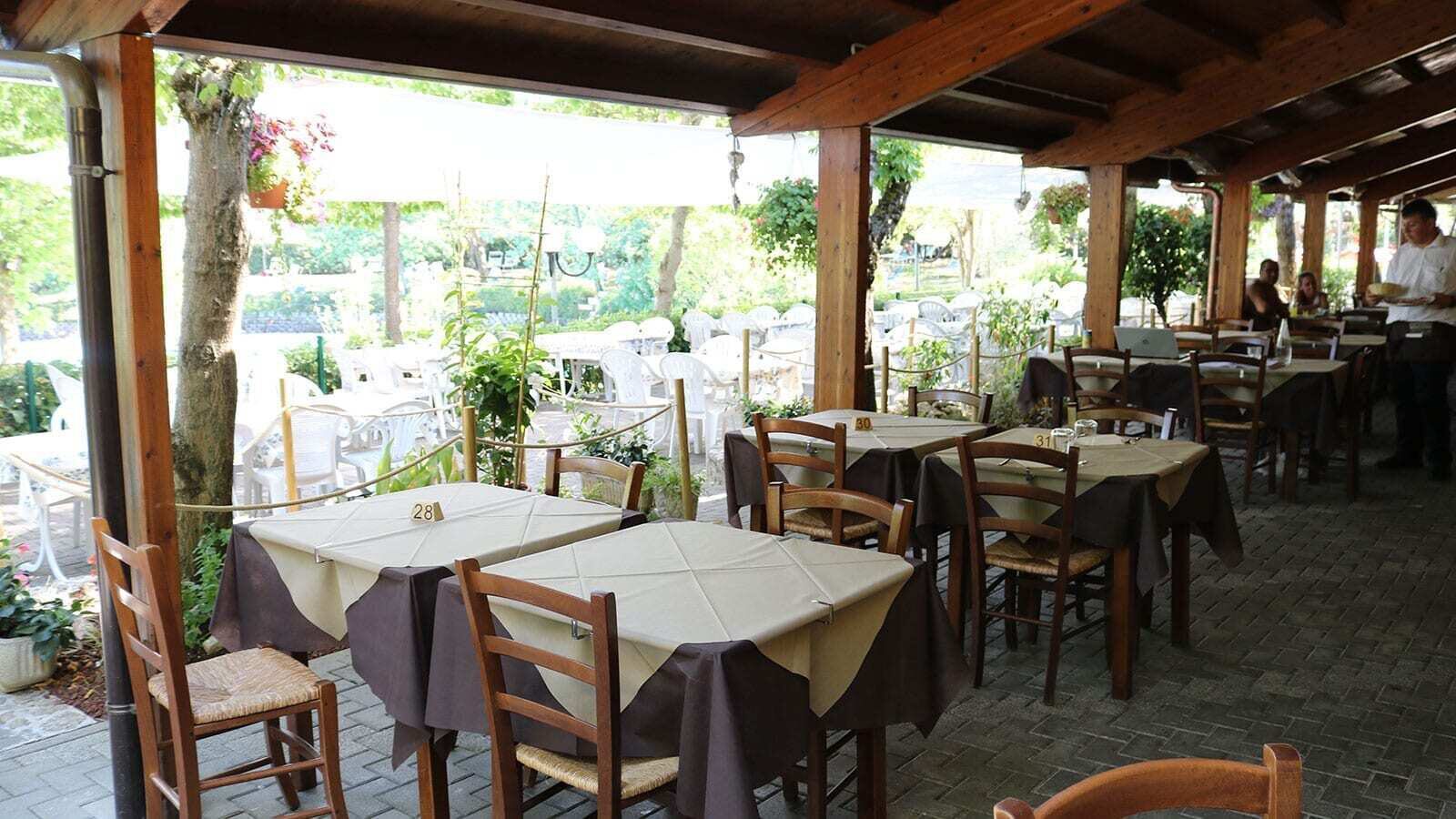 5-person glamping tent in San Marino