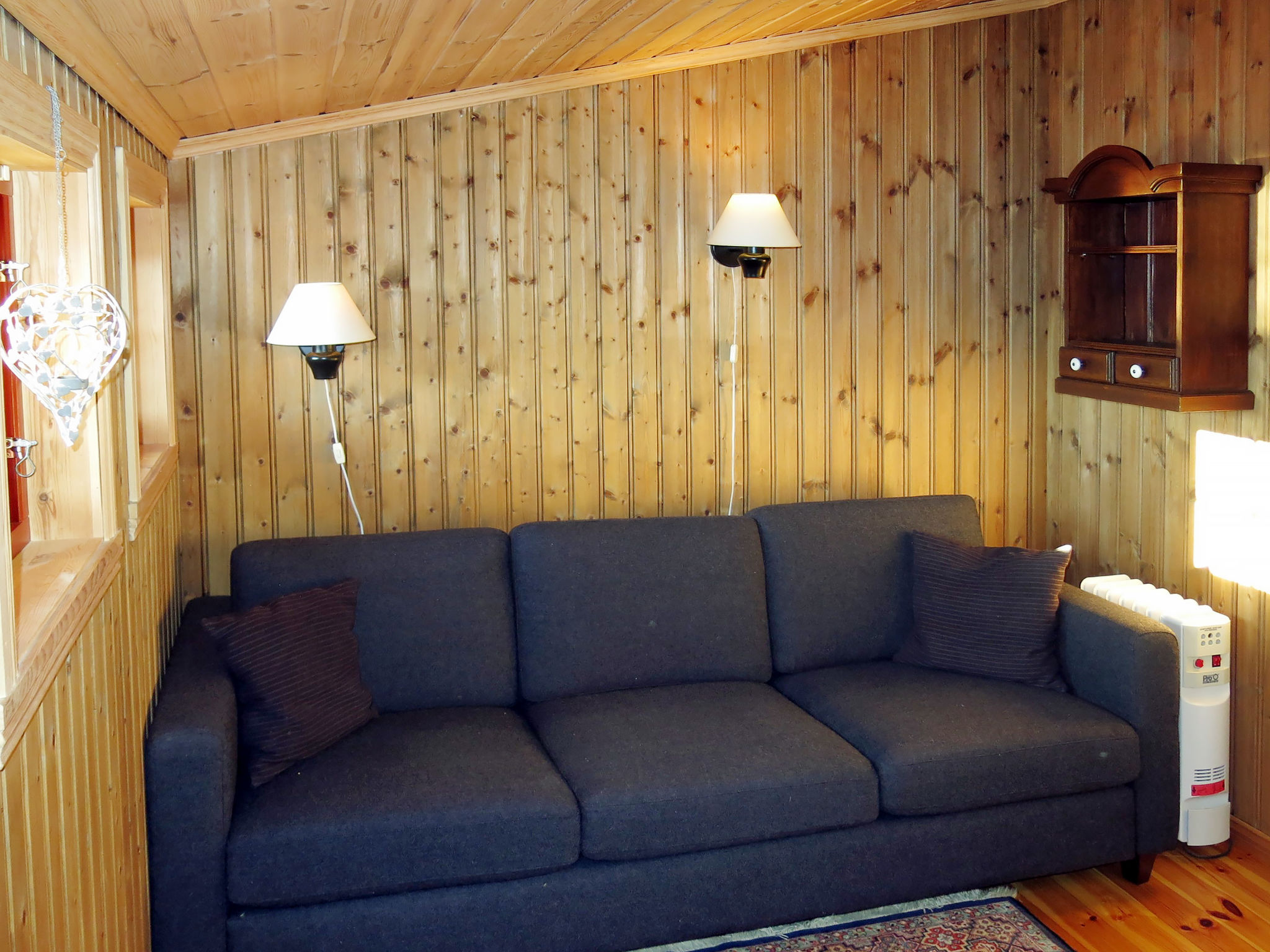 Lake view holiday home