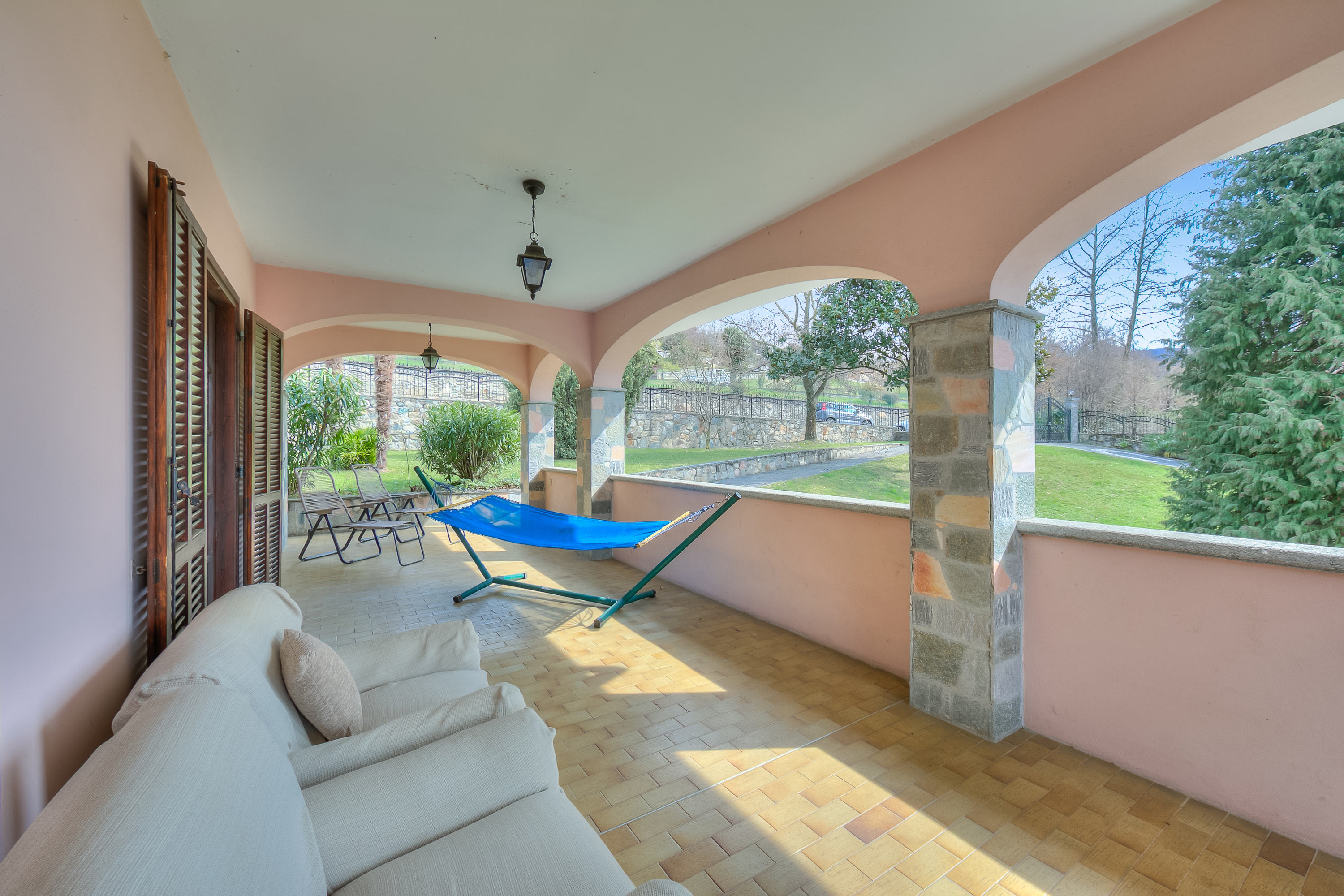 Appartement met veranda en tuin