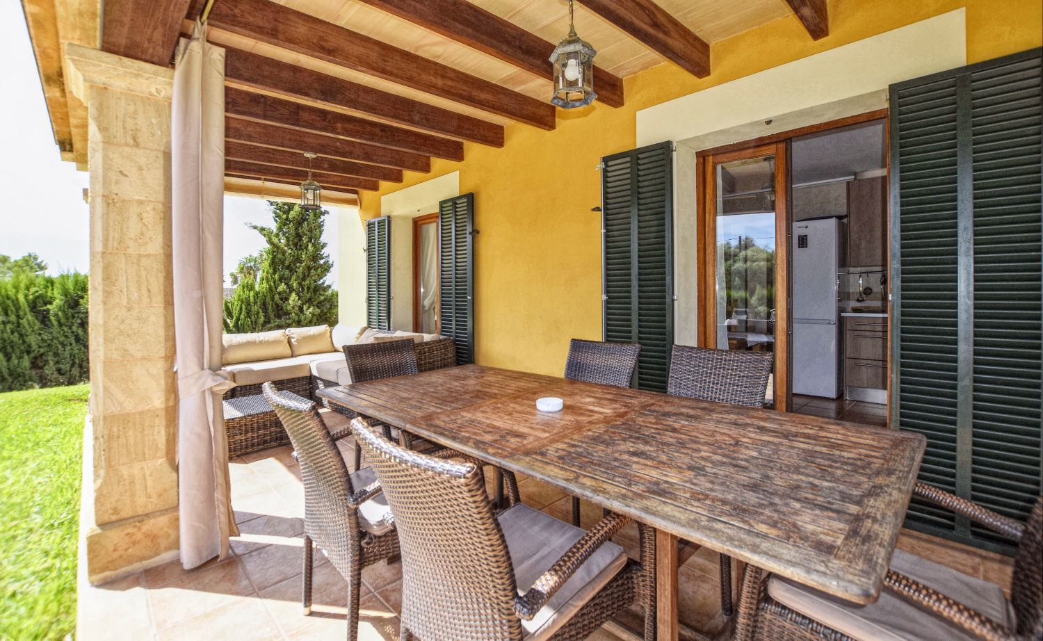 Vakantiehuis met zwembad en overdekte veranda