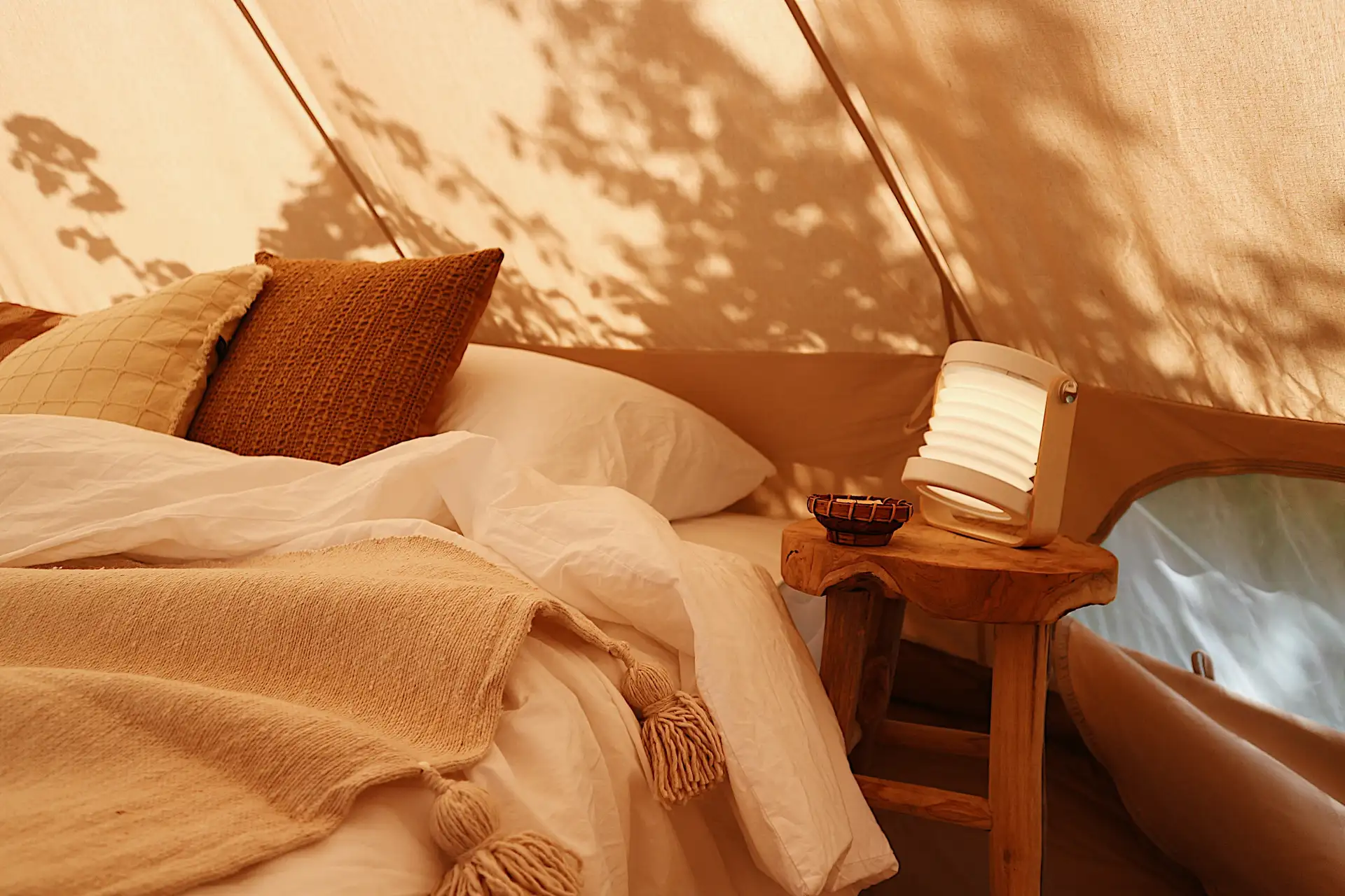 Luxe Glamping tent met verwarmde bedden (FRL)