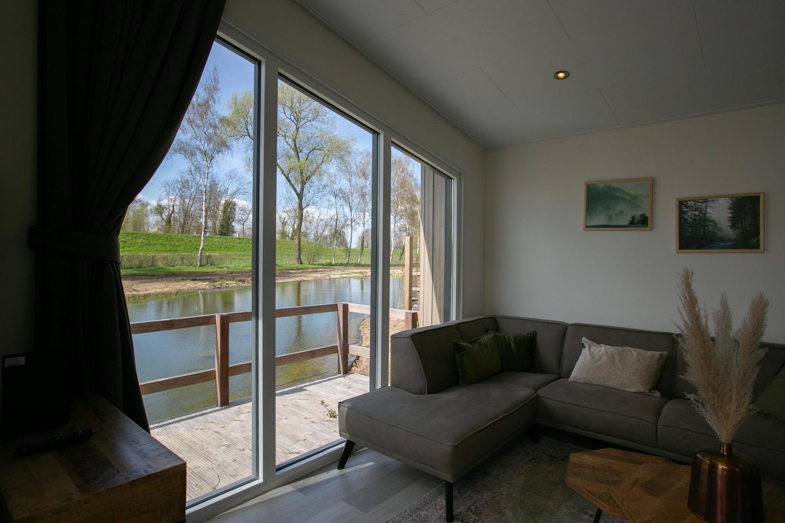 Vakantiehuisje aan het water (4p)