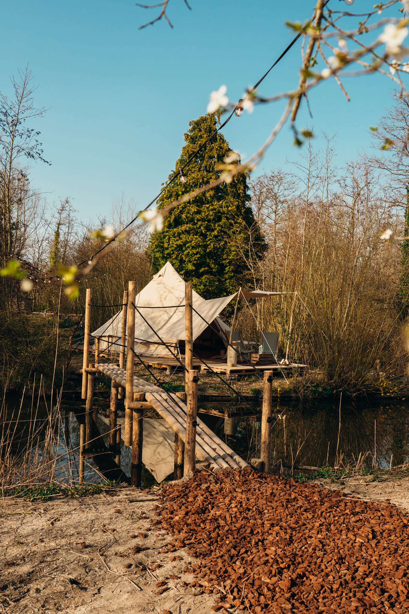 Tipi am Wasser mit u.a. Yoga-Workshops