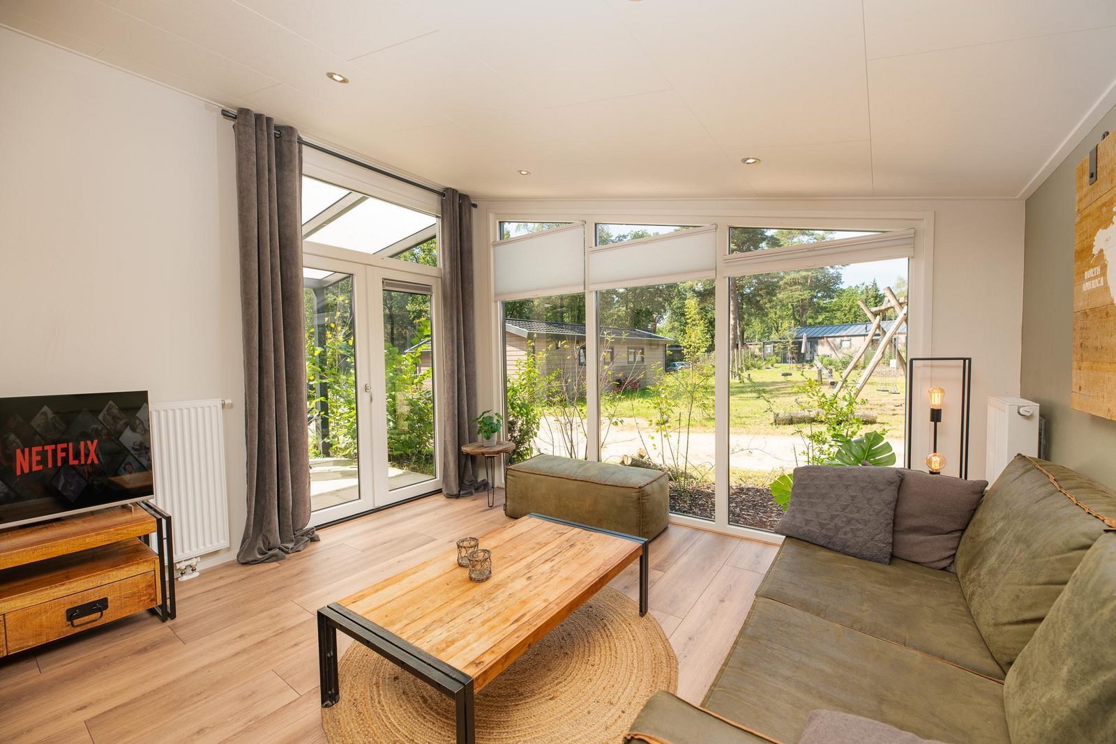 5-person lodge in wooded area