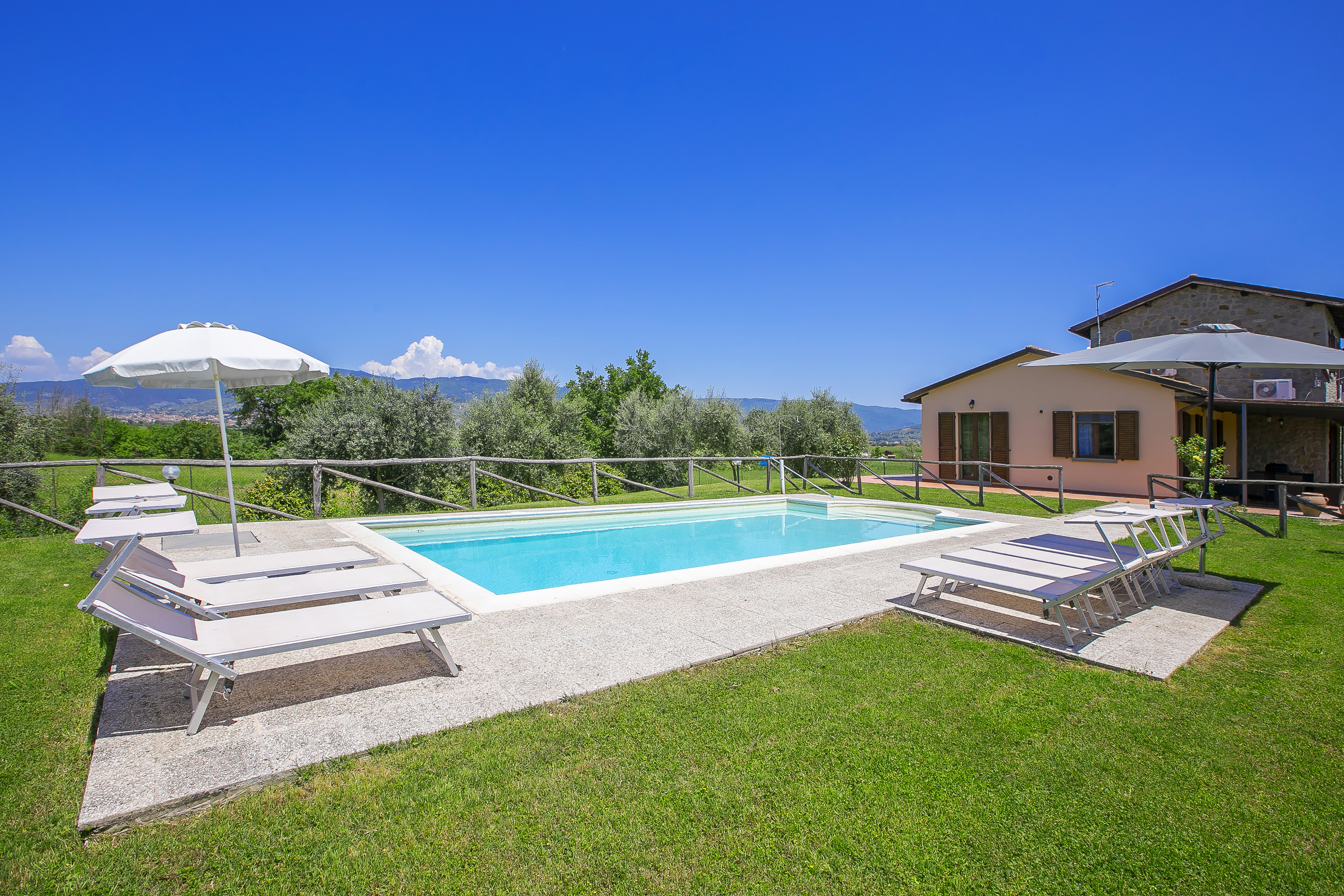 Villa de vacances avec piscine à la campagne