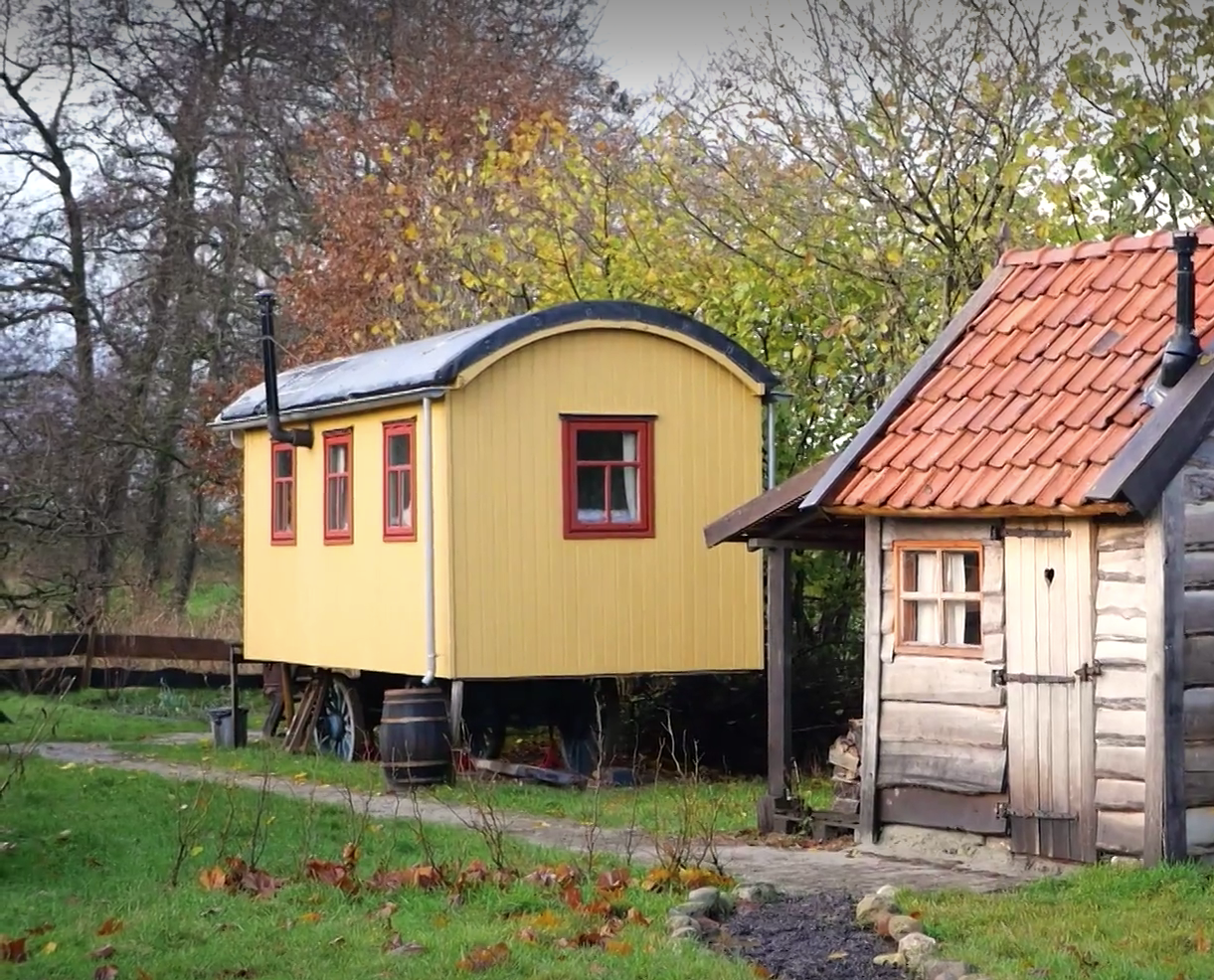 Woonwagen in jaren '30 stijl met hottub
