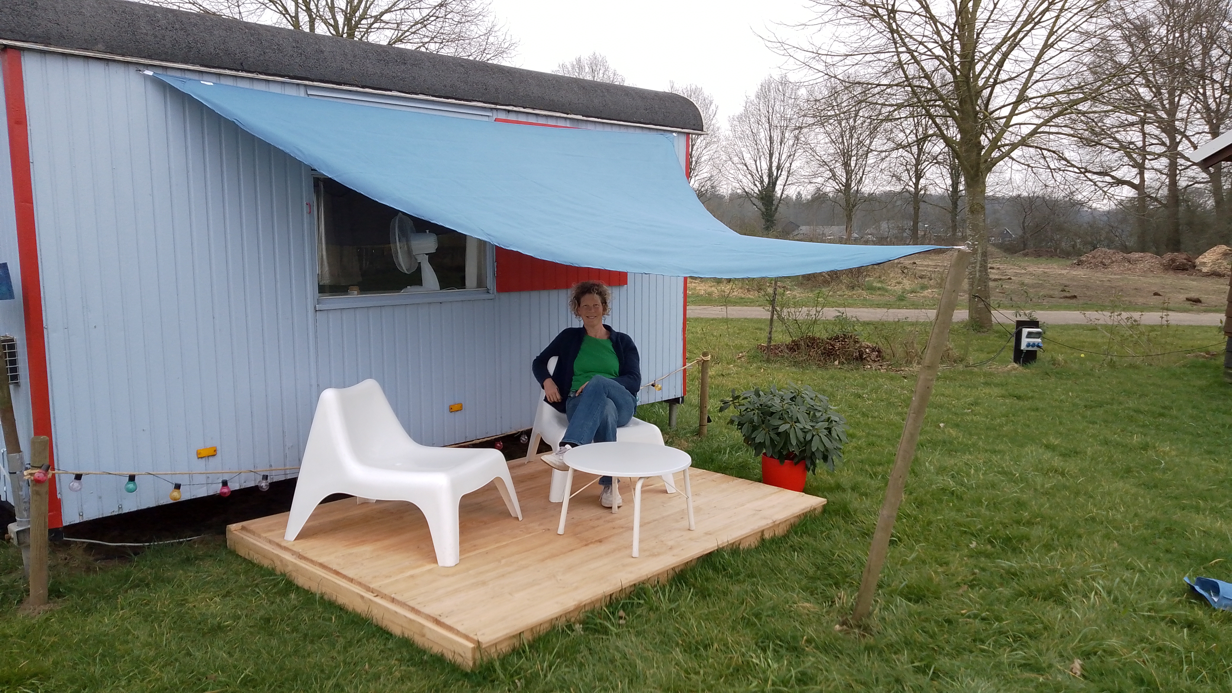 Renovierter Zirkuswagen mit neuer Küche