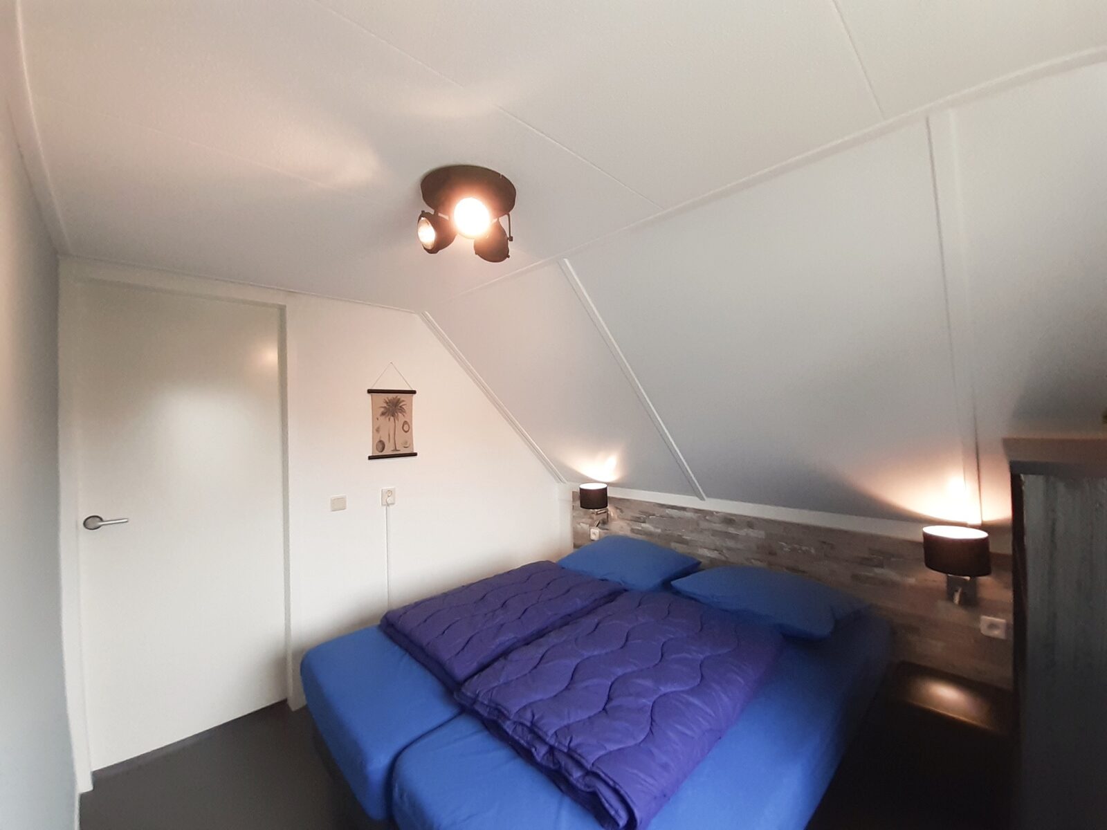 Waterfront holiday home with infrared sauna