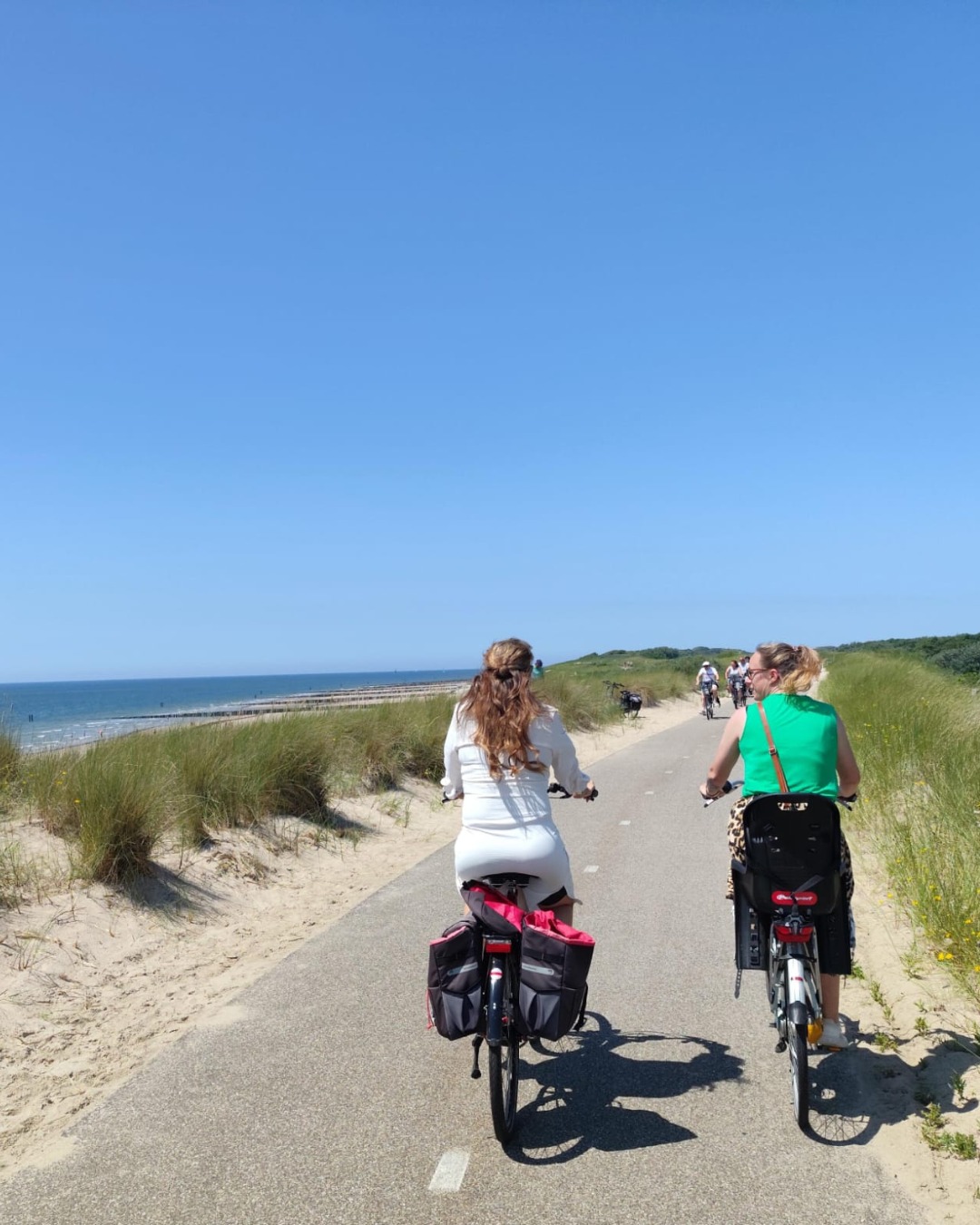 Beach house Zeeland for 5 people