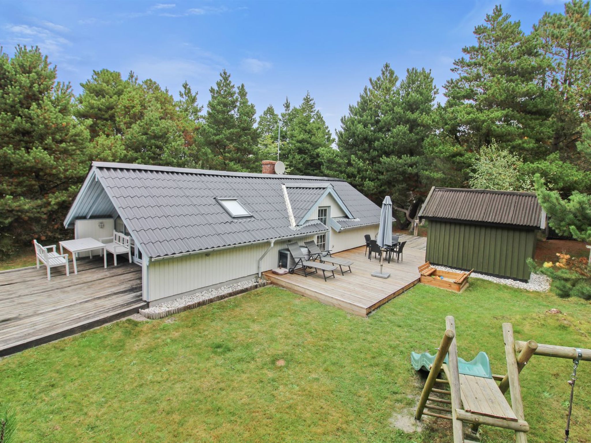 Charaktervolles Ferienhaus aus Holz (4p)