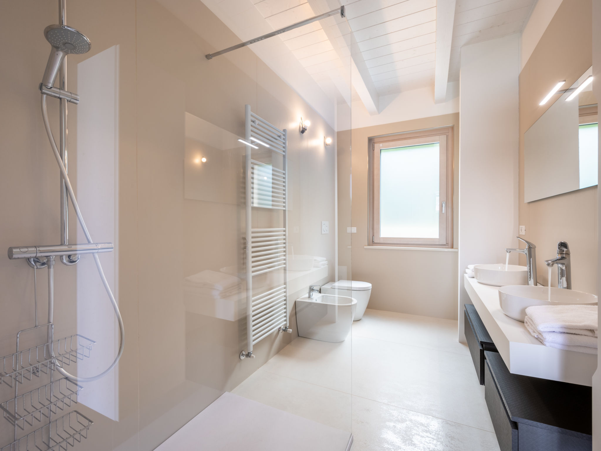 Modernes Ferienhaus mit Schwimmbad (11p)