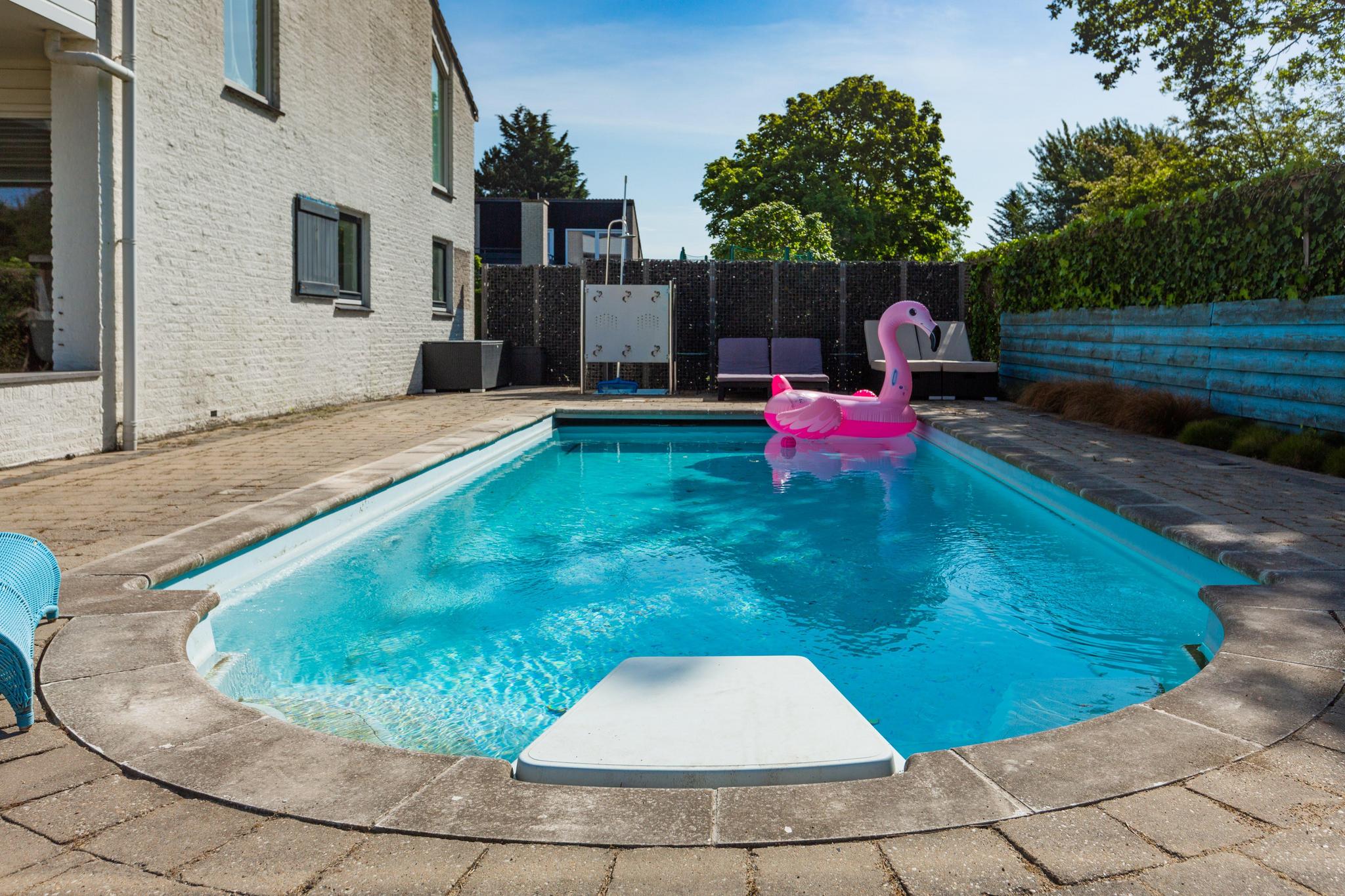 Villa with private pool close to the sea
