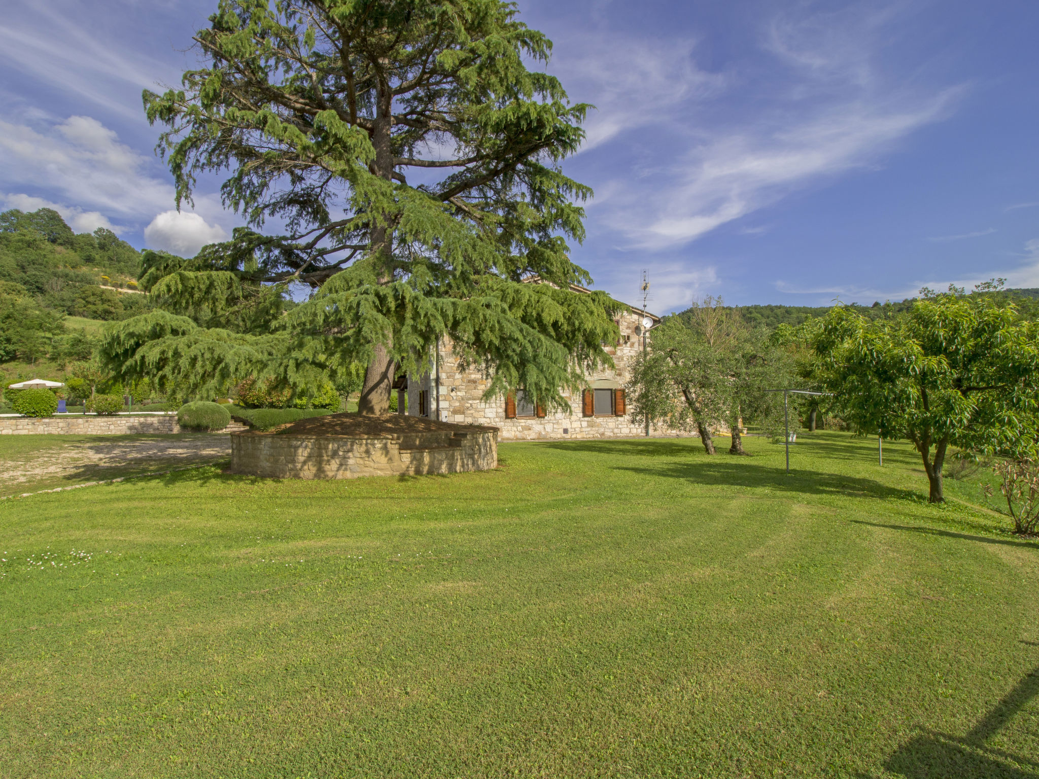 Maison avec piscine dans les collines