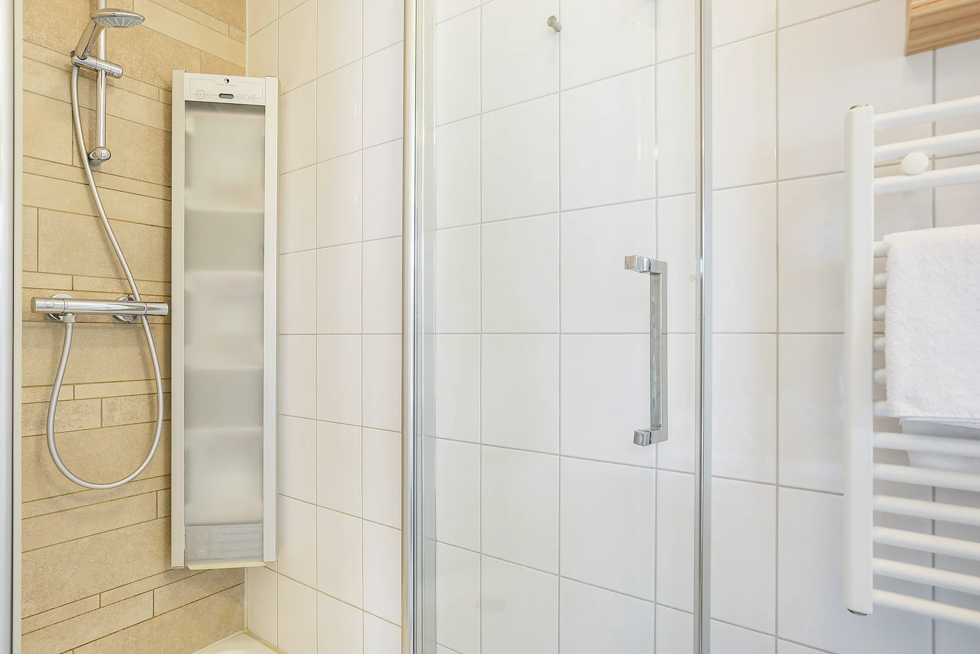 Moderne Gruppenunterkunft in einem schönen Dorf