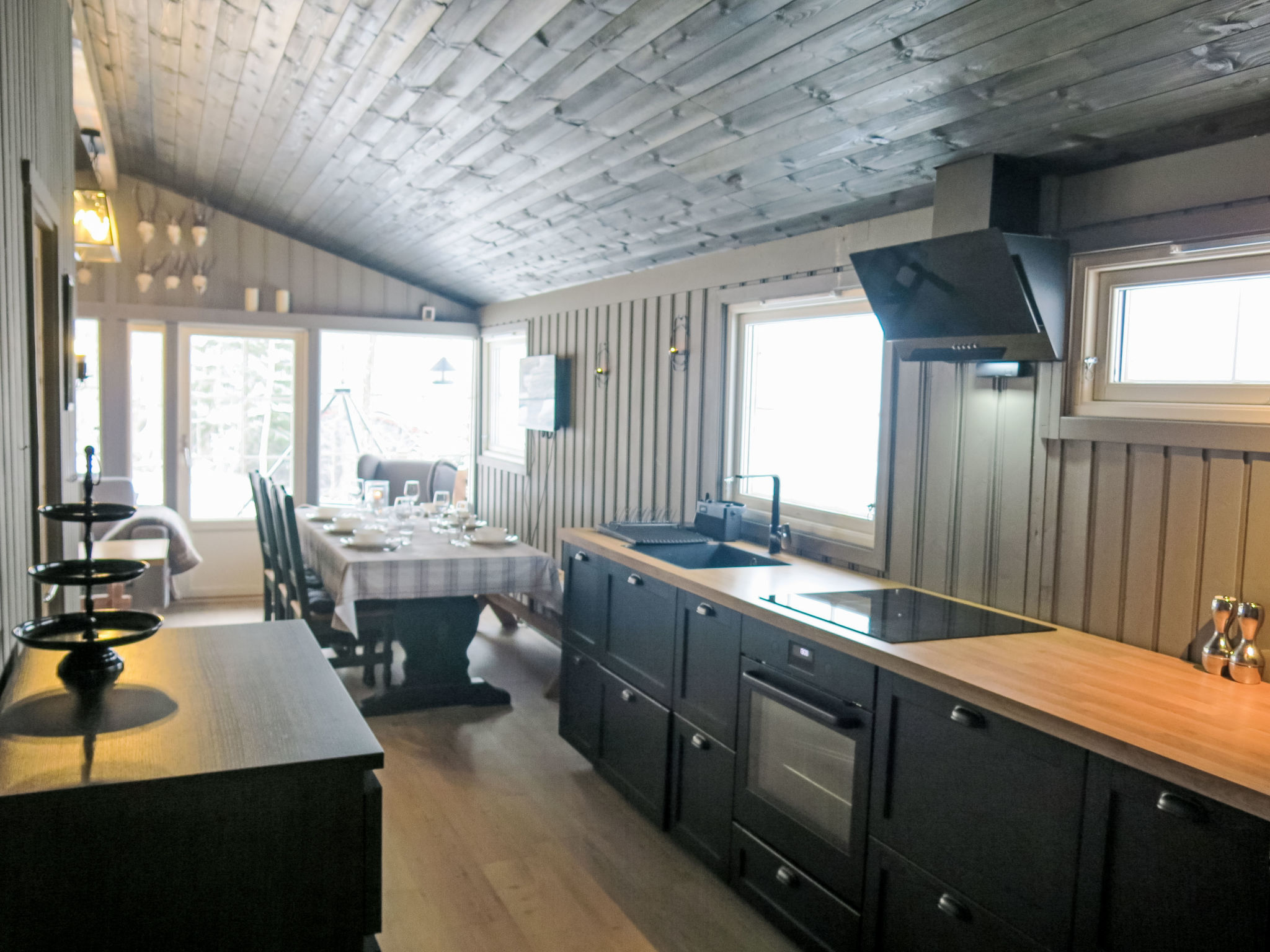 Green holiday home in the mountains in Ljosland
