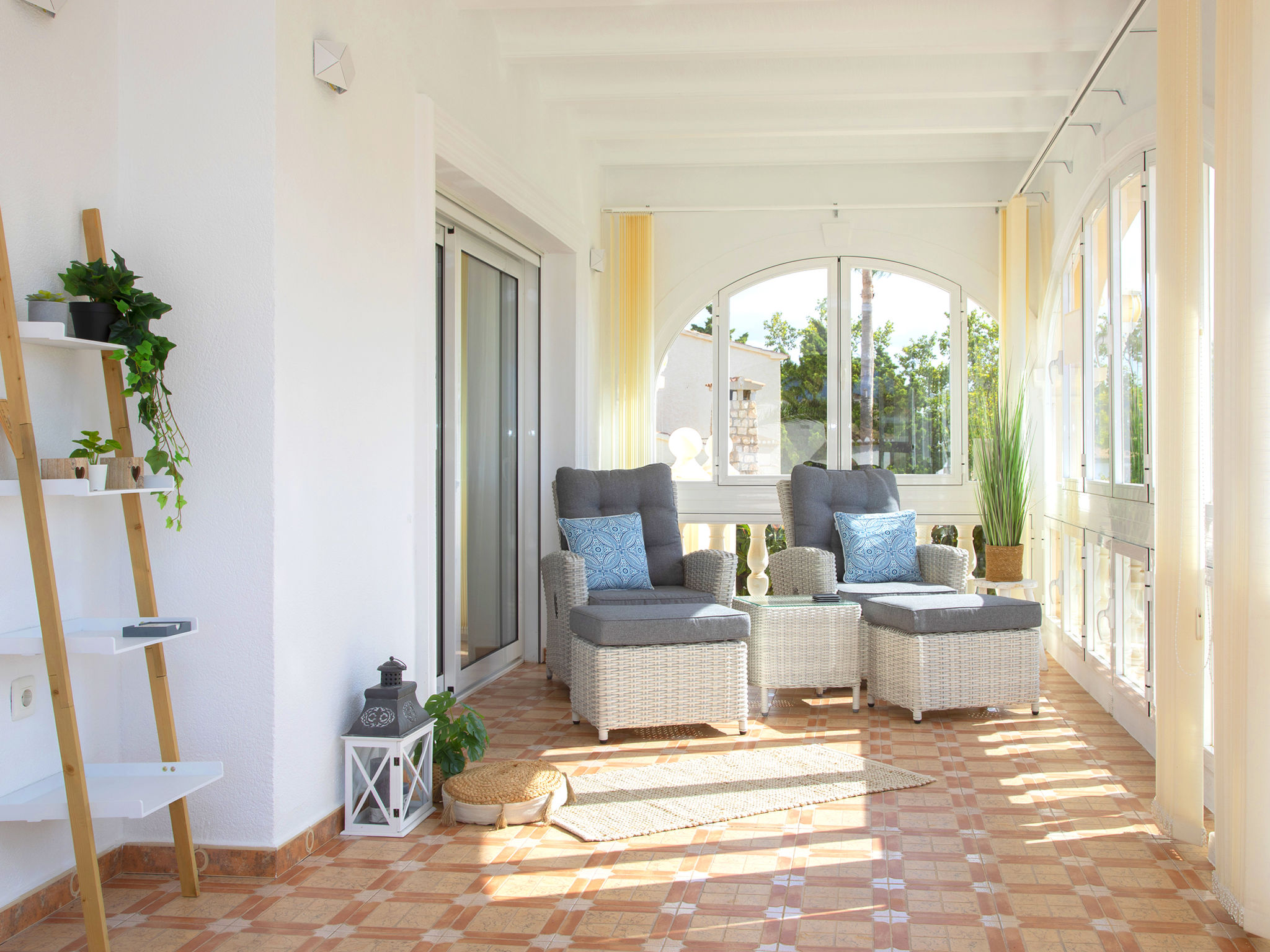 Holiday home for 10 on the Spanish coast