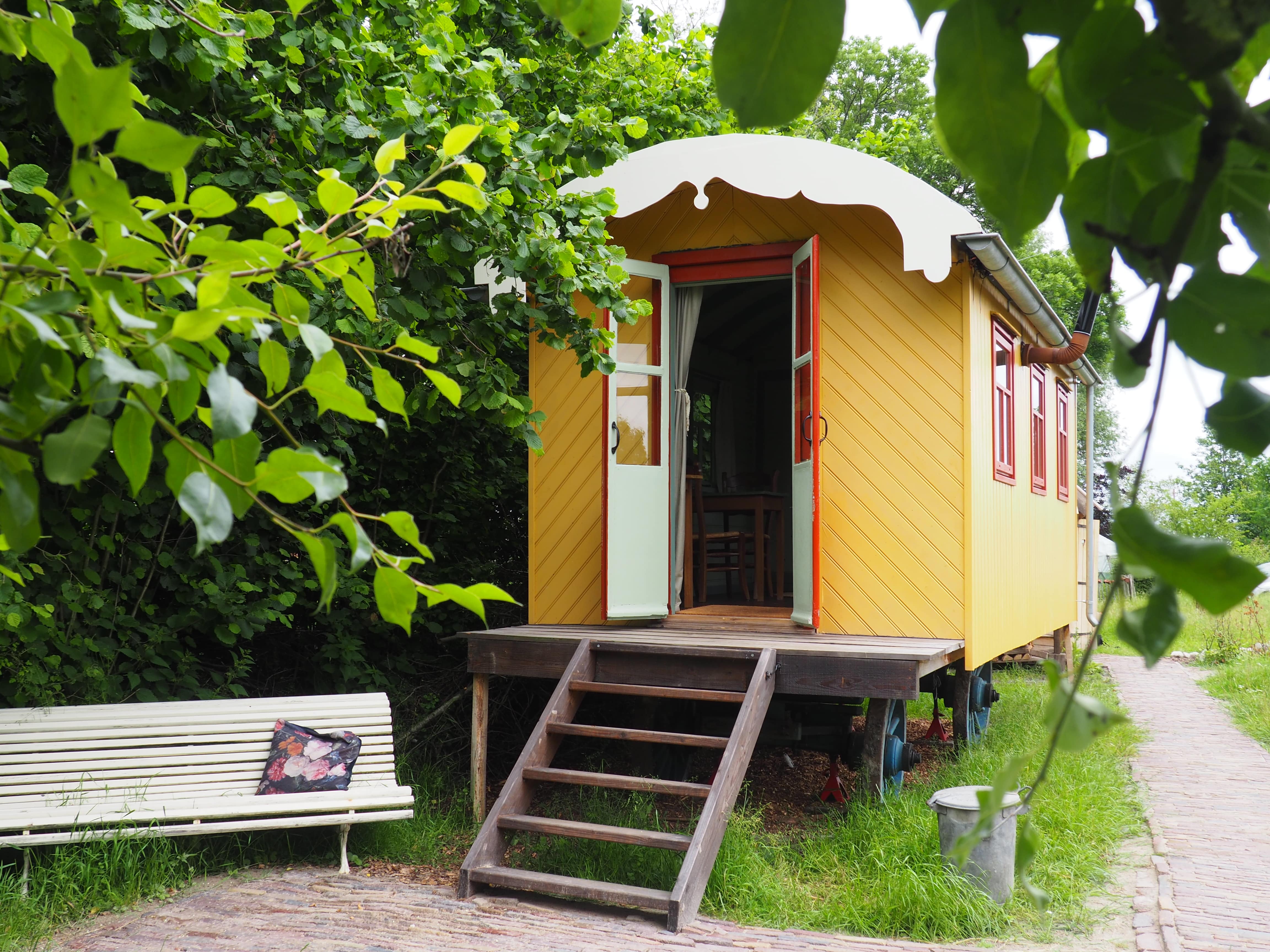 Woonwagen in jaren '30 stijl met hottub