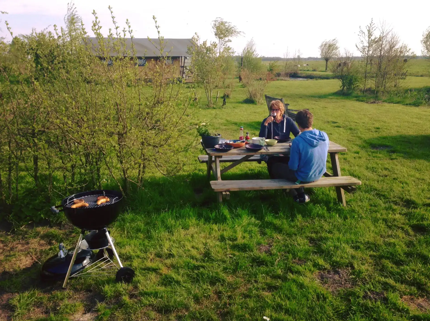 Tente glamping spacieuse (4p) au bord de l'eau