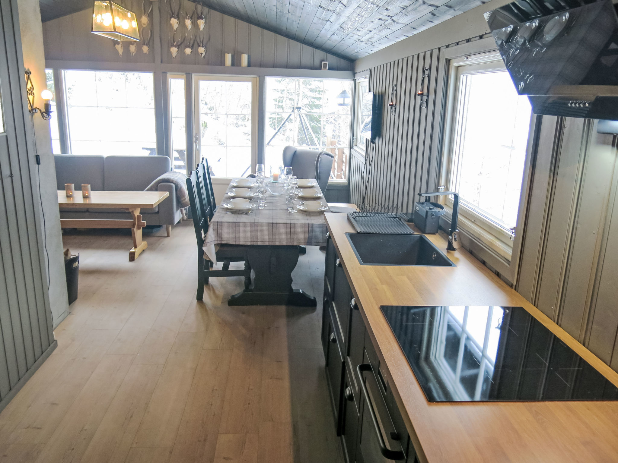 Green holiday home in the mountains in Ljosland