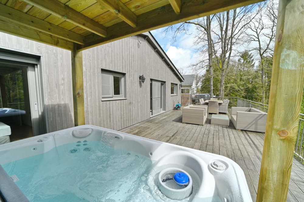 Gruppenunterkunft mit Jacuzzi in den Ardennen