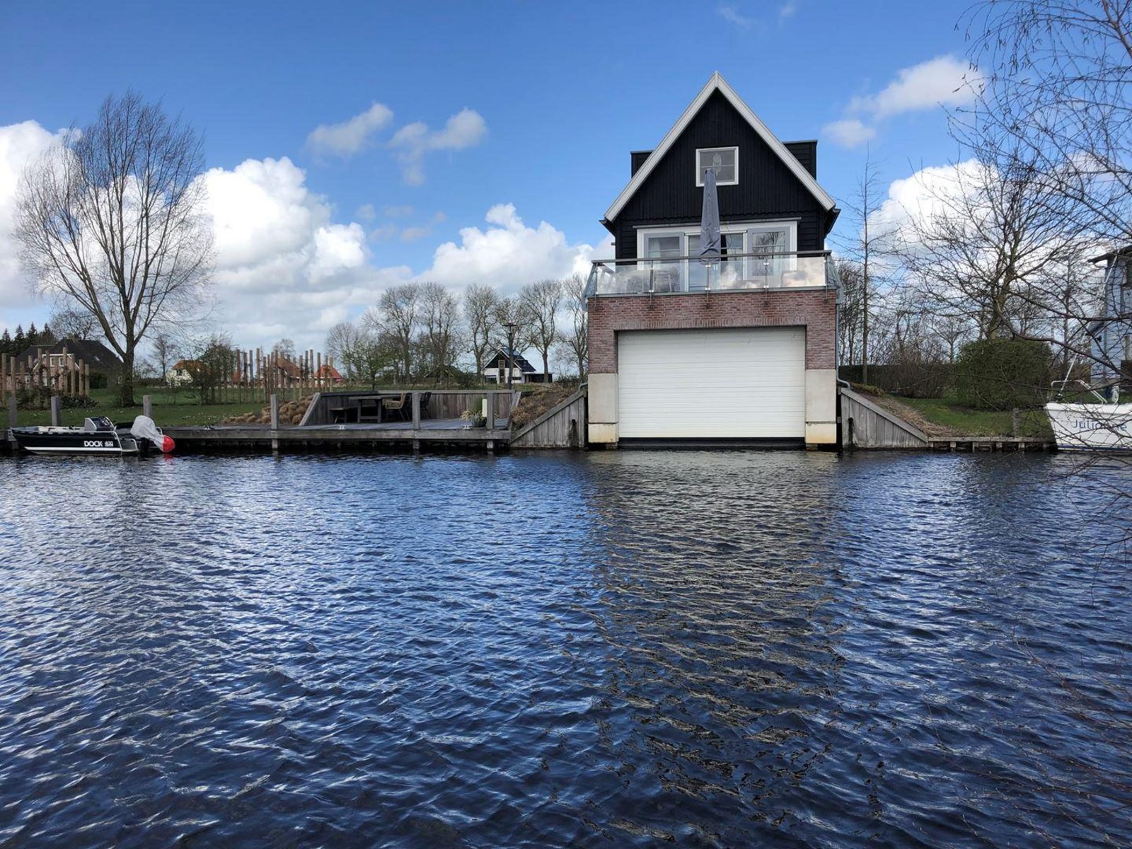 Einzigartige Ferienwohnung am Wasser (4p)