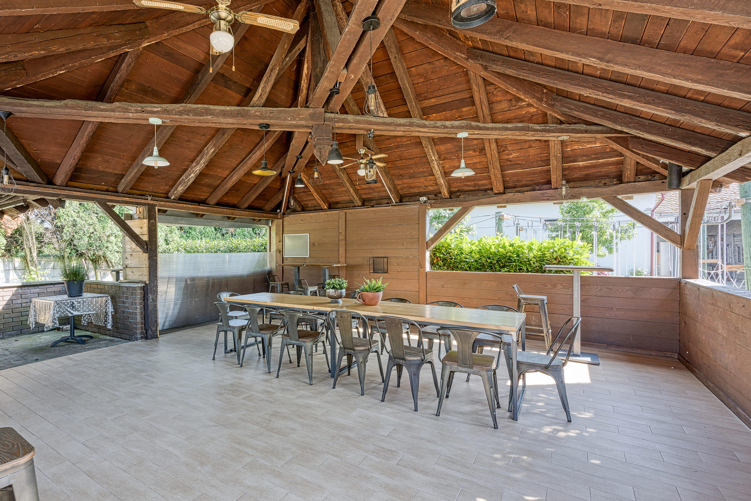 Grand logement de vacances avec sauna et bain à remous privés