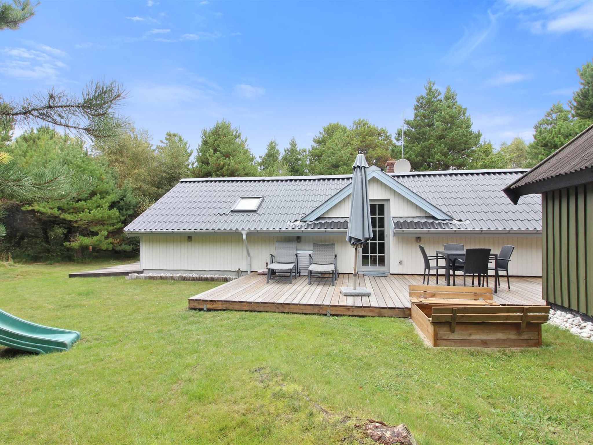 Charaktervolles Ferienhaus aus Holz (4p)