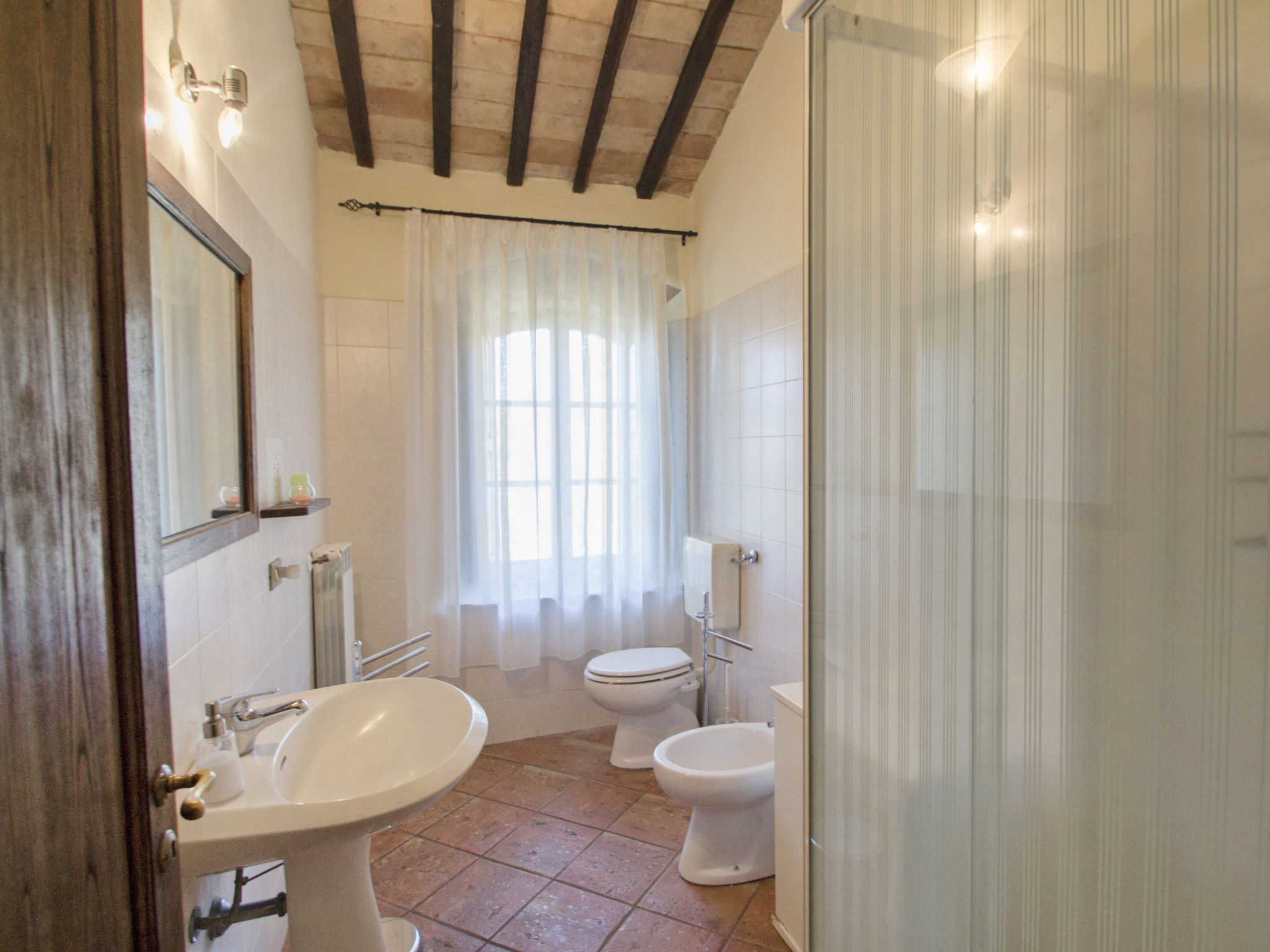 Holiday home surrounded by greenery for 16 people.